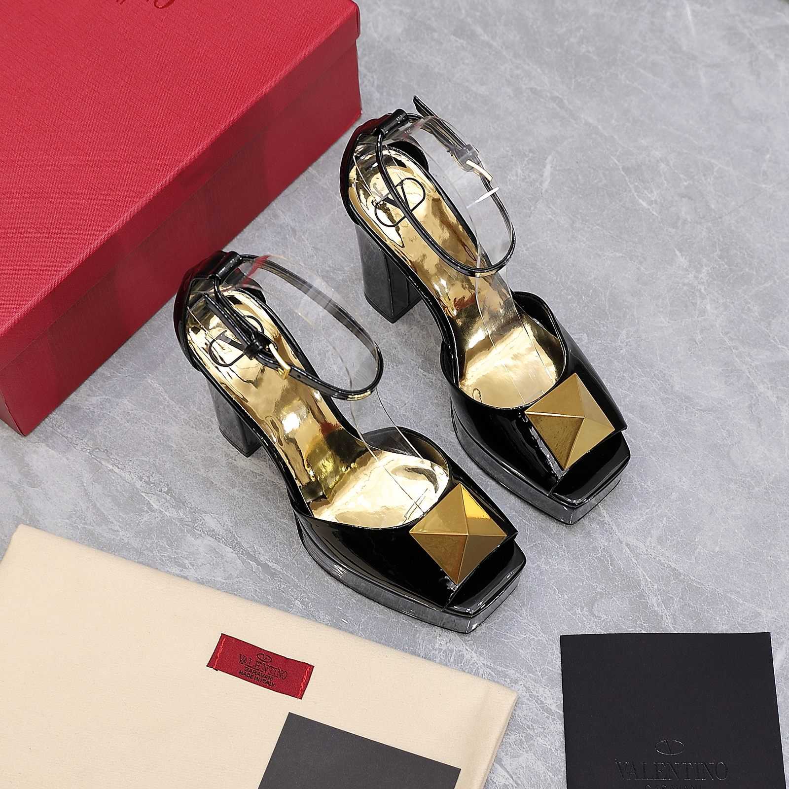 Valenti Garavani One Stud 130mm Patent Leather Sandals - DopestKickz