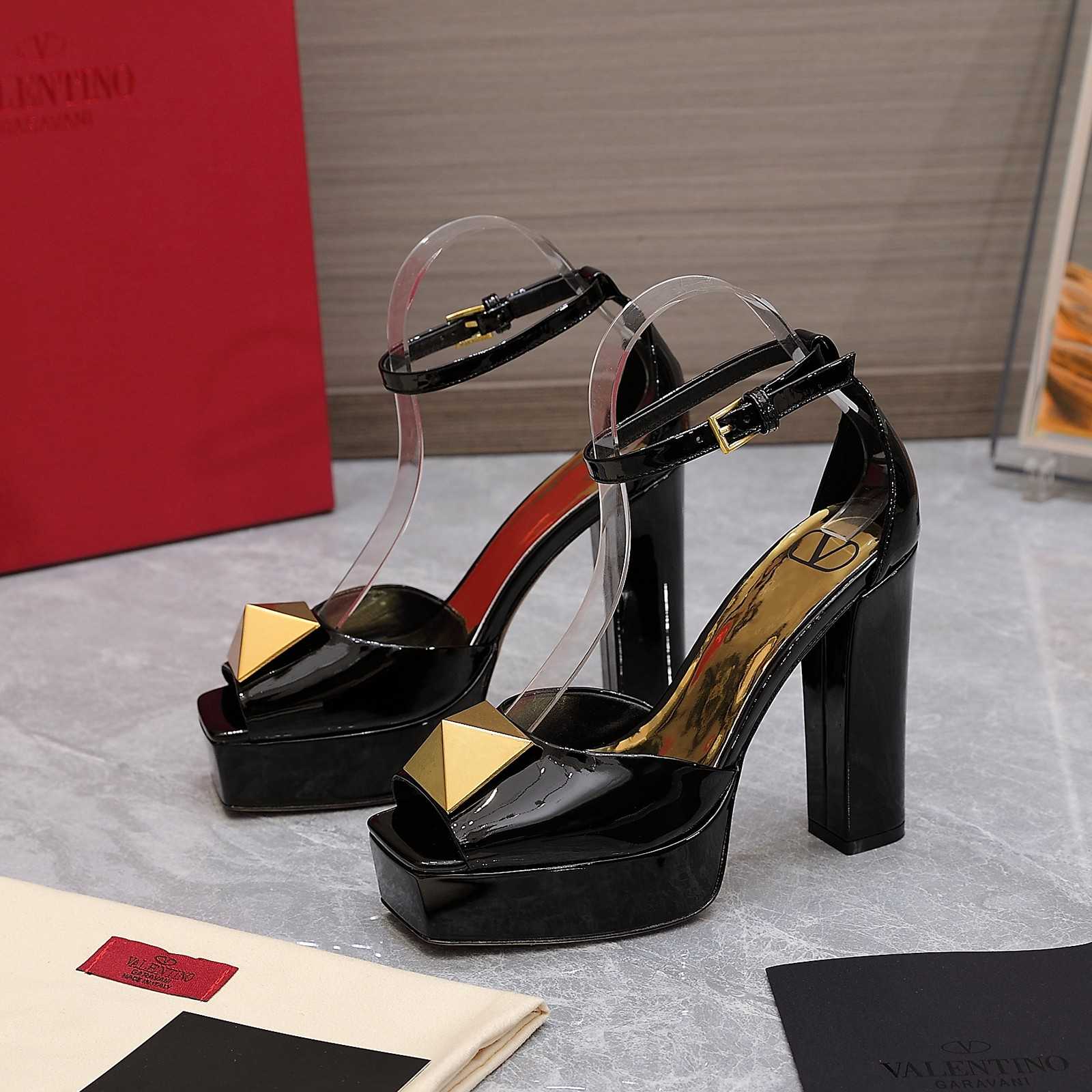 Valenti Garavani One Stud 130mm Patent Leather Sandals - DopestKickz