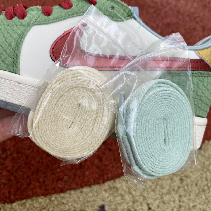 Air Jordan 1 Retro Low Sneaker     FN3727-100 - DopestKickz