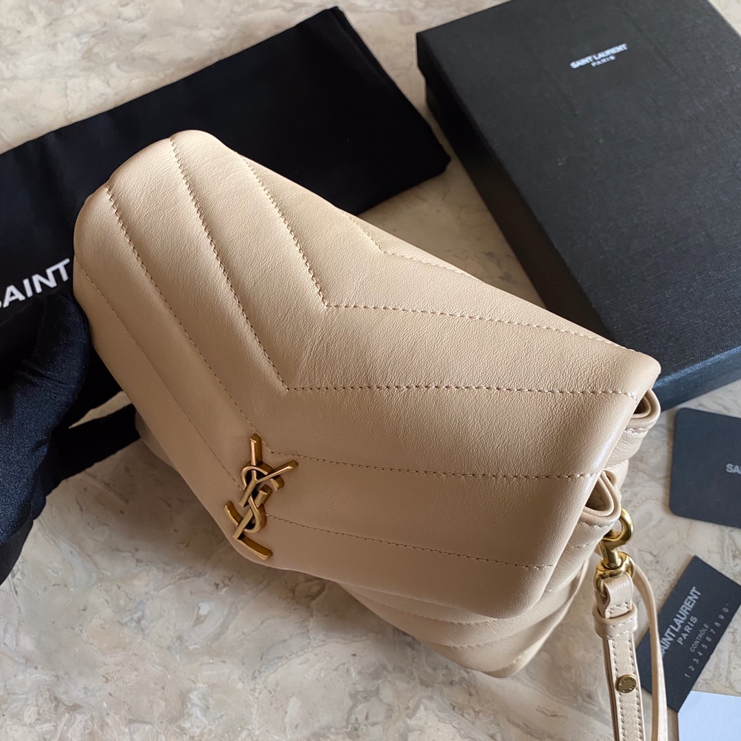 Saint Laurent Loulou Toy Strap Bag (20x7x15cm) - DopestKickz