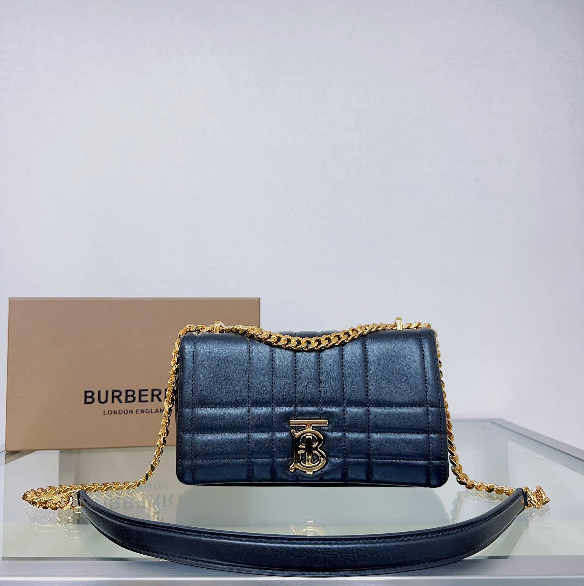 Burberry Quilted Lola Bag (23-6-13cm) - DopestKickz