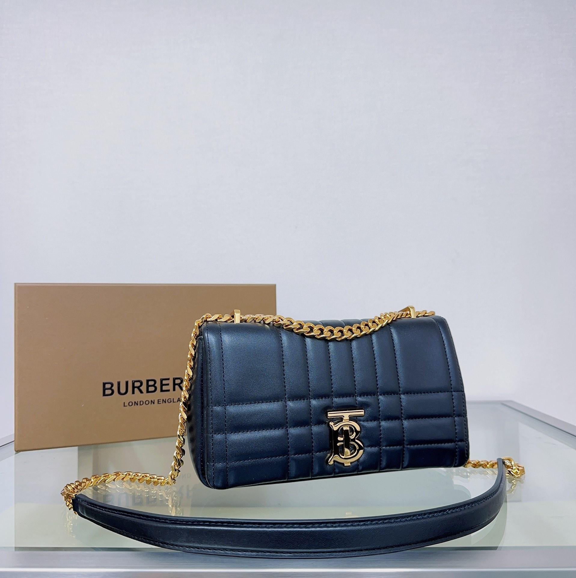 Burberry Quilted Lola Bag (23-6-13cm) - DopestKickz