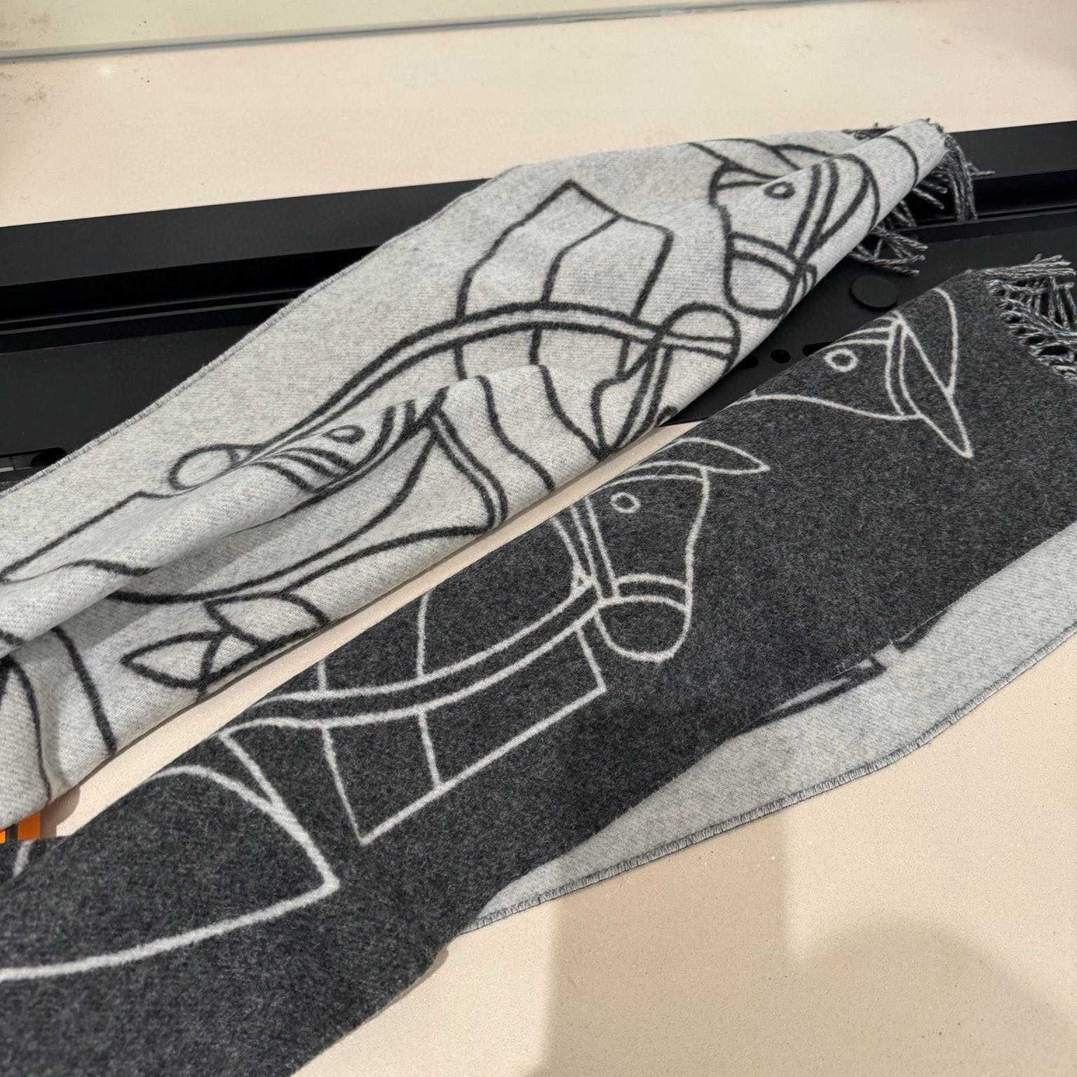 Hermes Casaque Entrelacs Equestres muffler  - DopestKickz