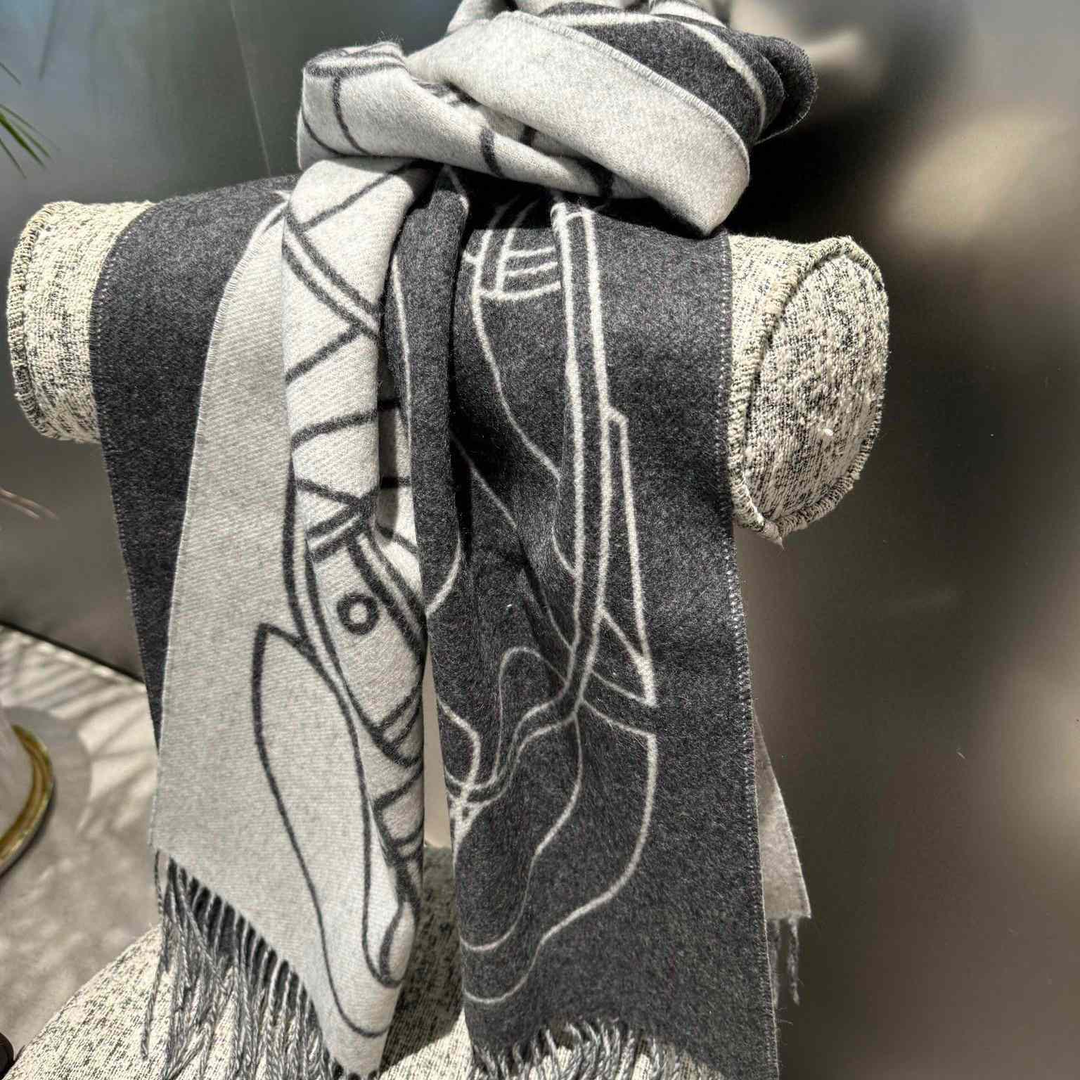 Hermes Casaque Entrelacs Equestres muffler  - DopestKickz
