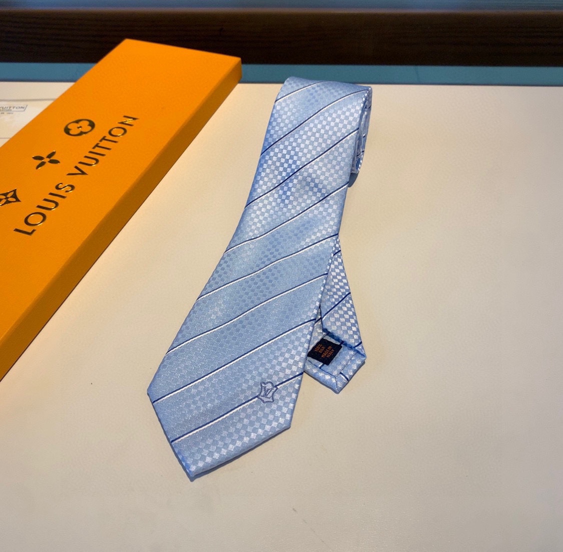 Louis Vuitton LV Thin Stripes Tie - DopestKickz