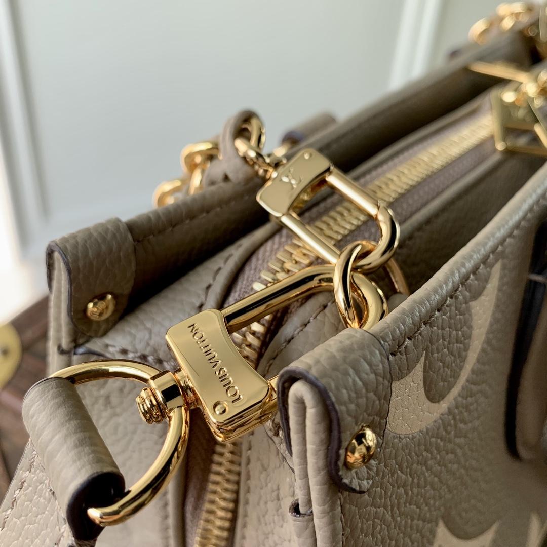 Louis Vuitton OnTheGo East West  (25-13-10 cm) M23641 - DopestKickz