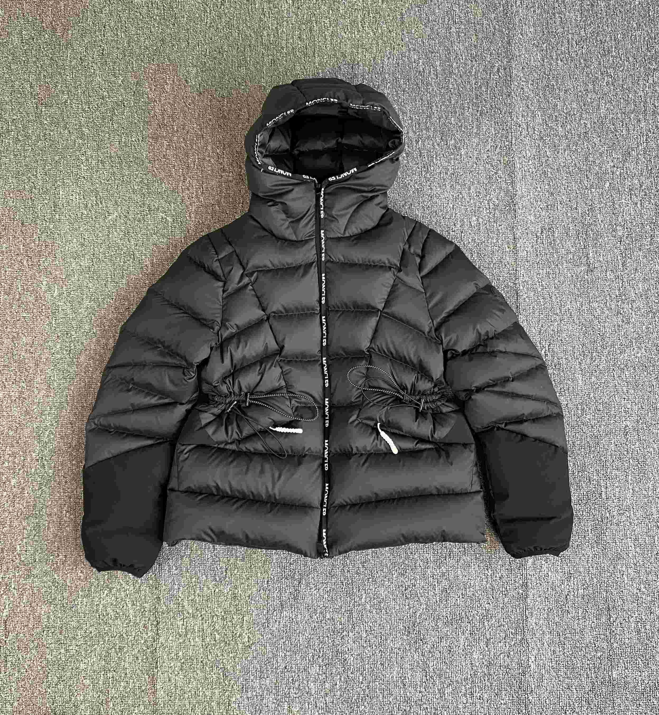 Moncler Sittang Short Down Jacket - DopestKickz