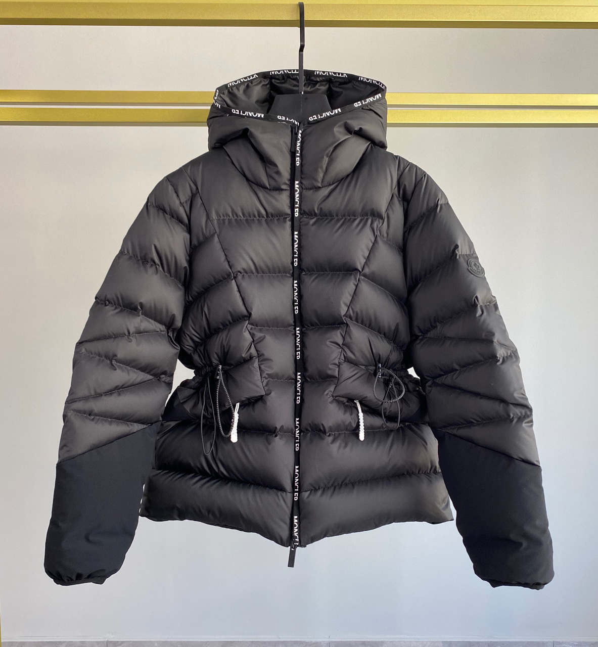Moncler Sittang Short Down Jacket - DopestKickz