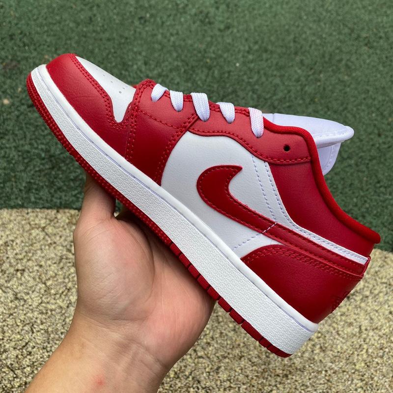 Air Jordan 1 Low Sneaker     553560-615 - DopestKickz