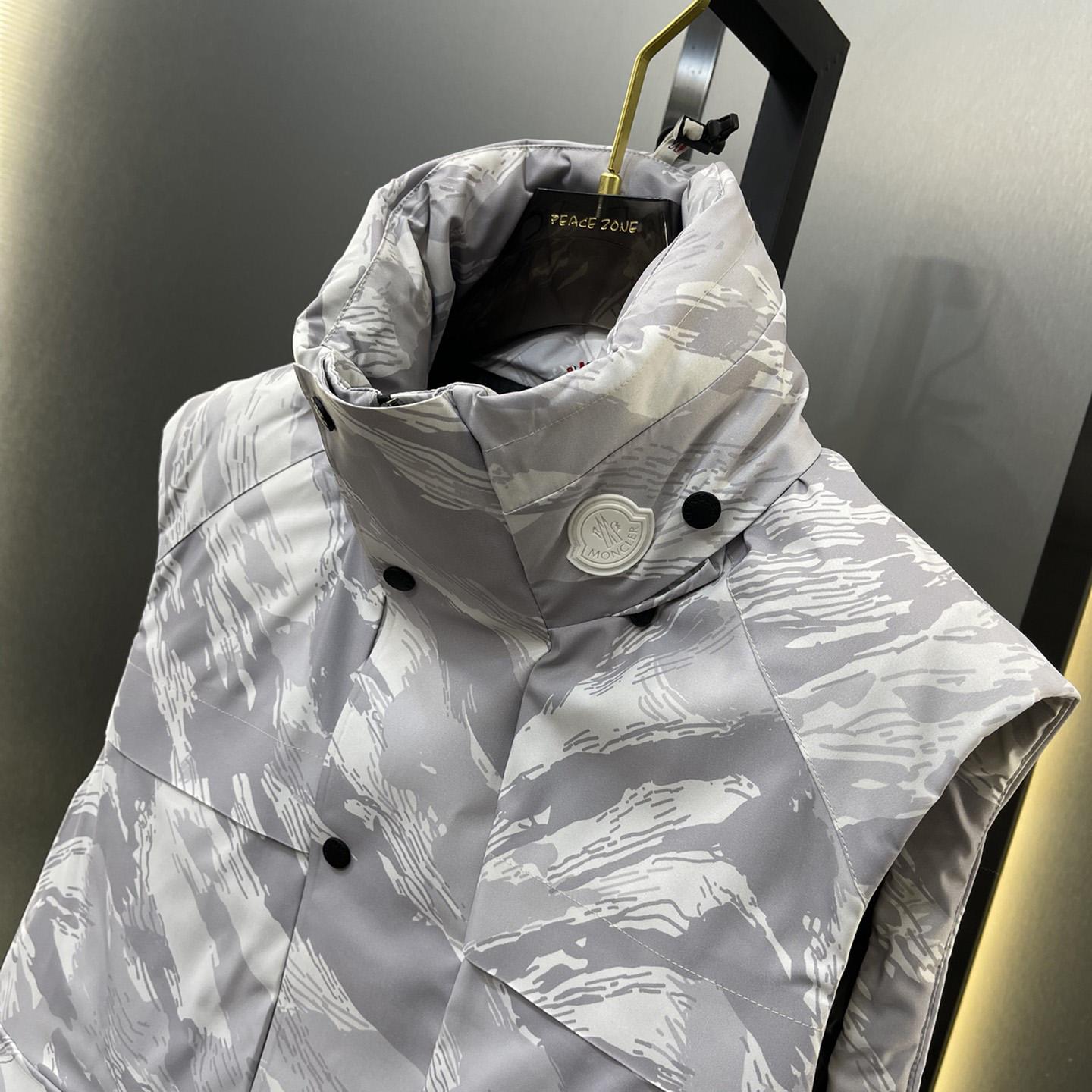 Moncler x HYKE Vanilis Padded Gilet - DopestKickz