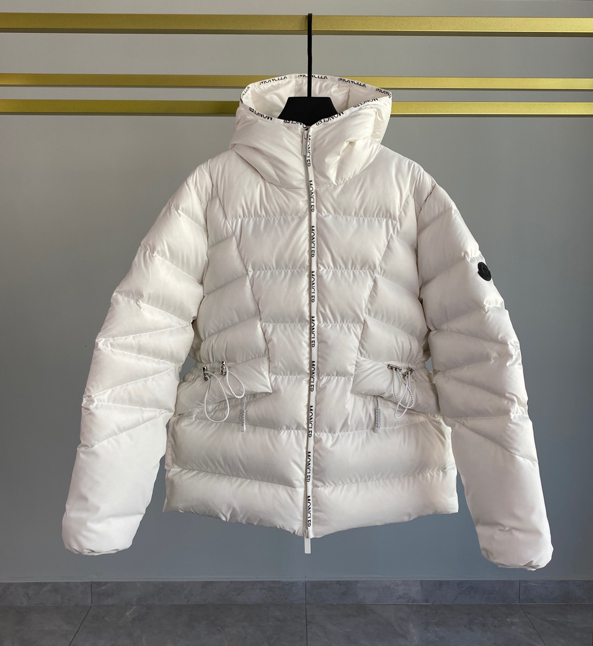 Moncler Sittang Short Down Jacket - DopestKickz