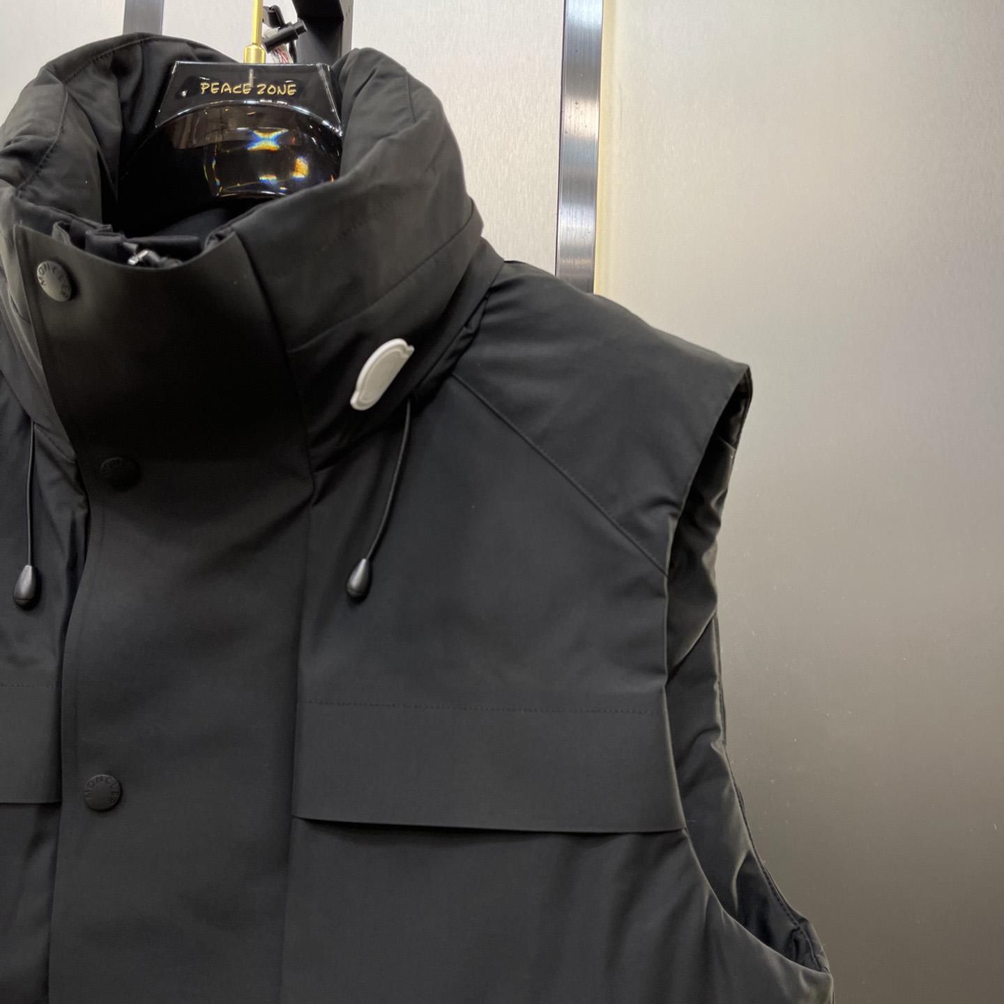 Moncler x HYKE Vanilis Padded Gilet - DopestKickz