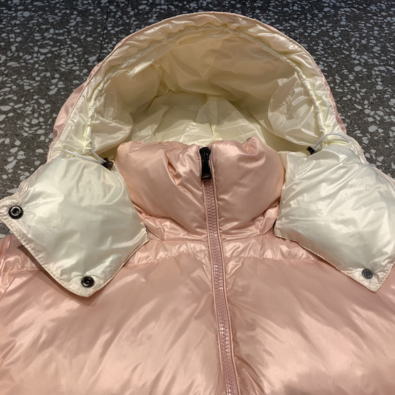 Moncler Abbaye Short Down Jacket - DopestKickz