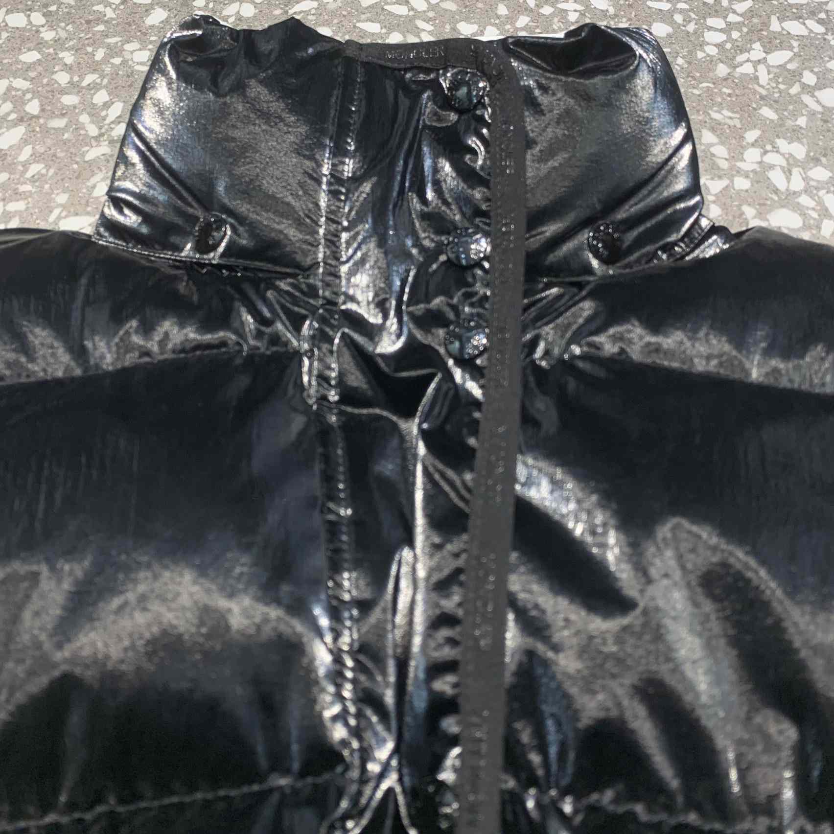 Moncler Herault Short Down Jacket  - DopestKickz