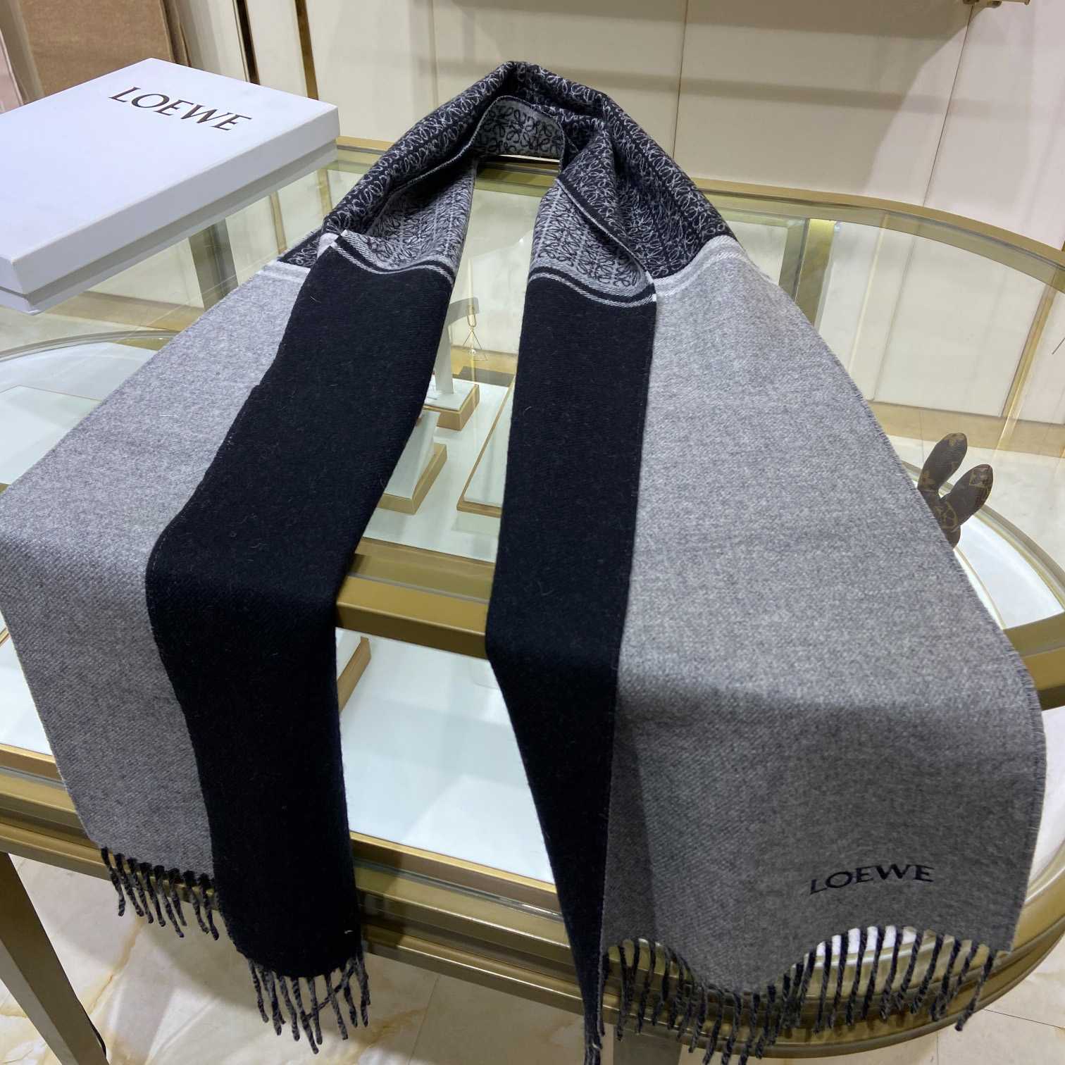 Loewe Scarf In Wool And Cashmere - DopestKickz