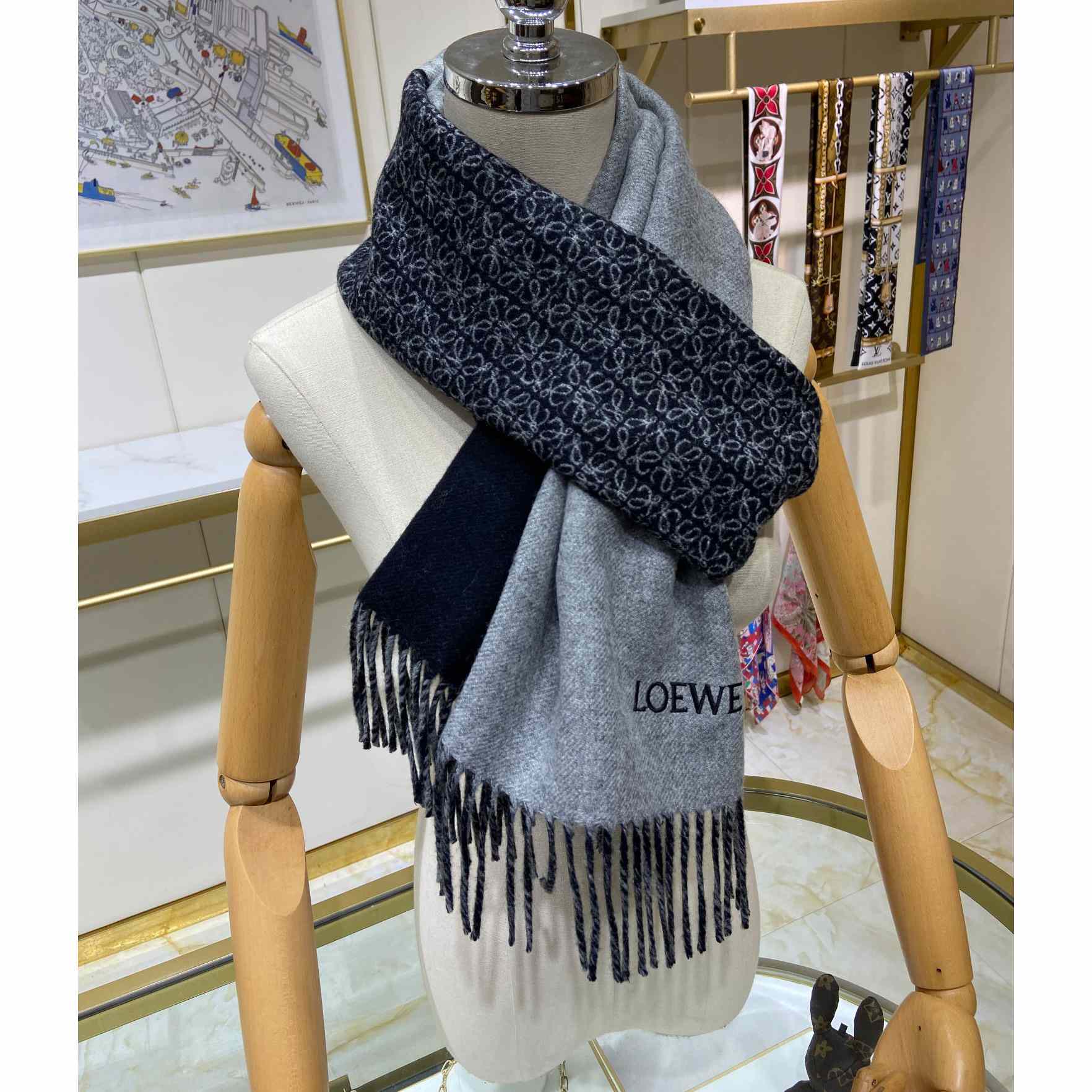 Loewe Scarf In Wool And Cashmere - DopestKickz