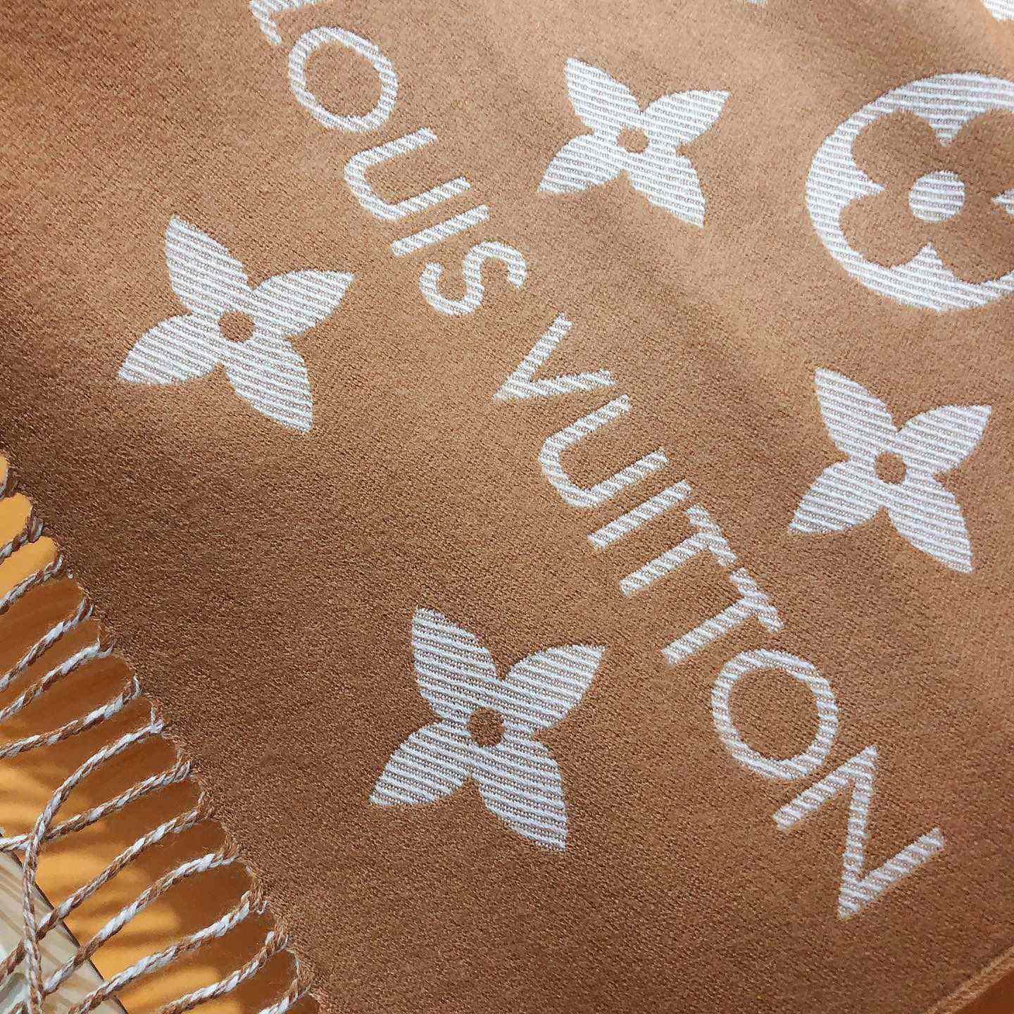 Louis Vuitton LV Essential Scarf - DopestKickz