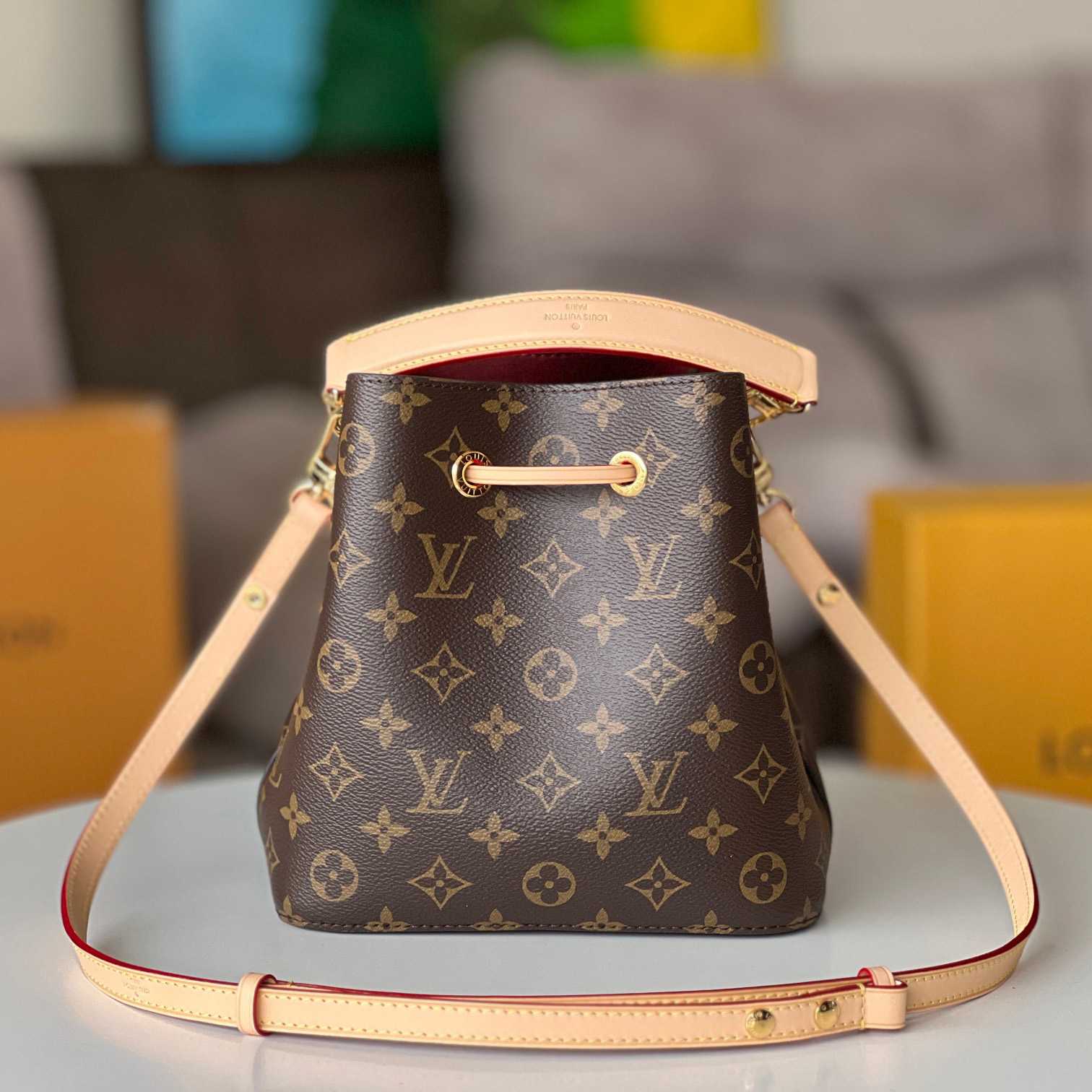 Louis Vuitton Néonoé BB  M46581 - DopestKickz