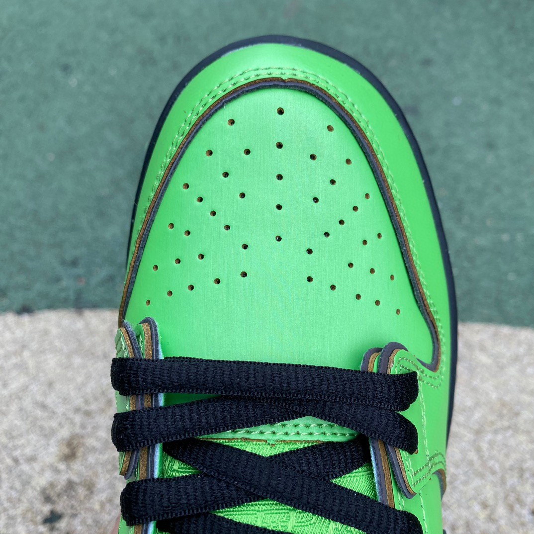 The Powerpuff Girls x Nike SB Dunk Low “Buttercup”Sneaker    FZ8319 300 - DopestKickz