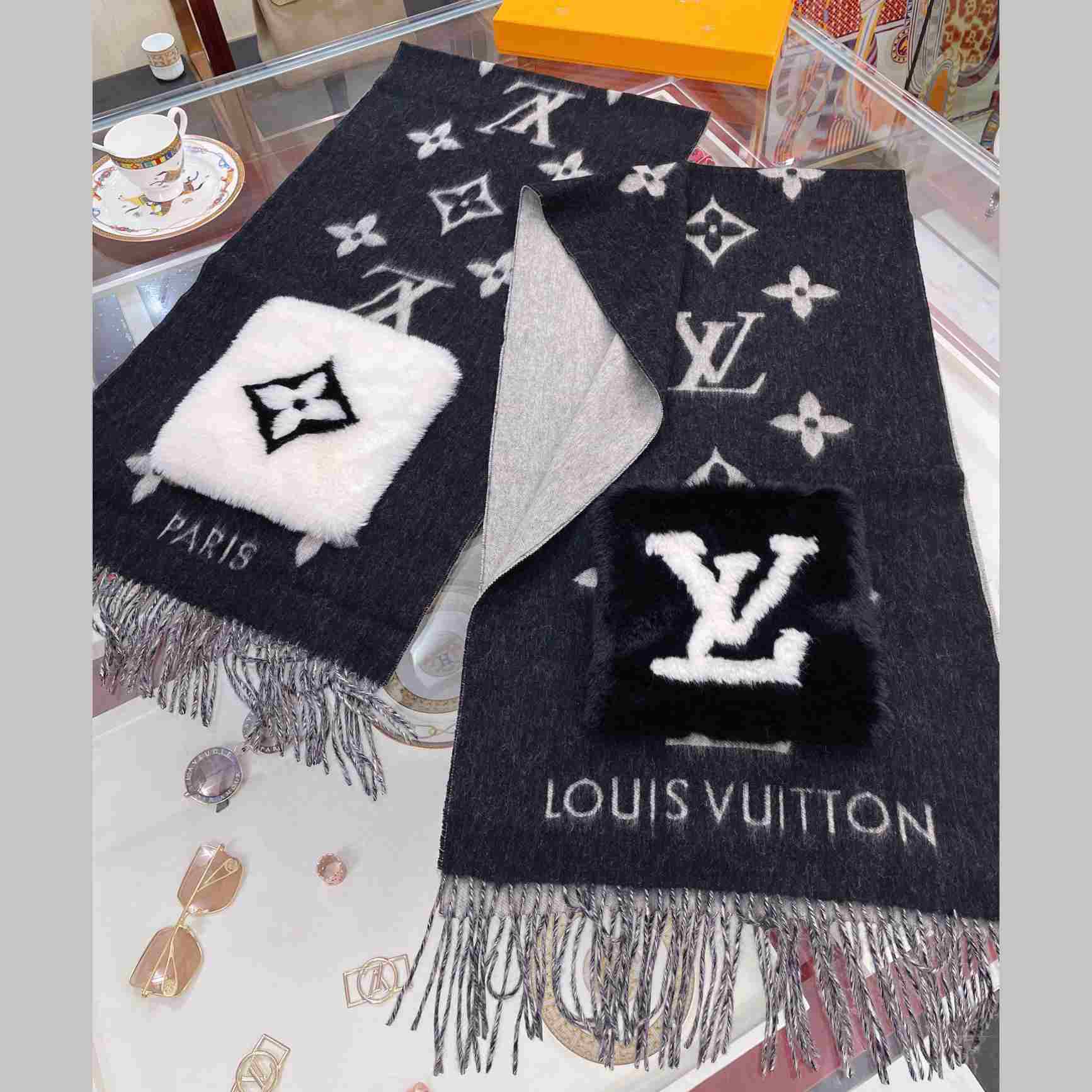 Louis Vuitton Cold Reykjavik Scarf - DopestKickz