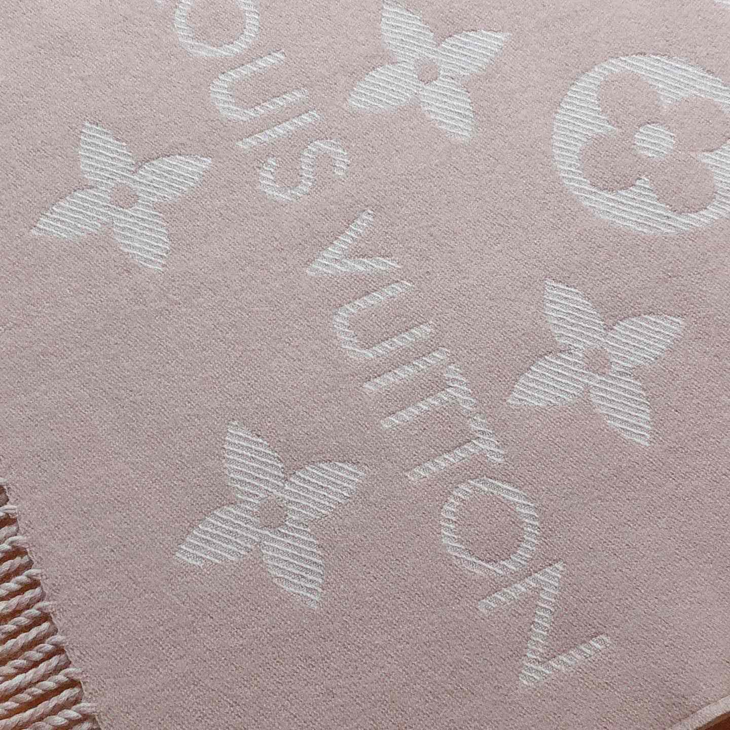 Louis Vuitton LV Essential Scarf - DopestKickz