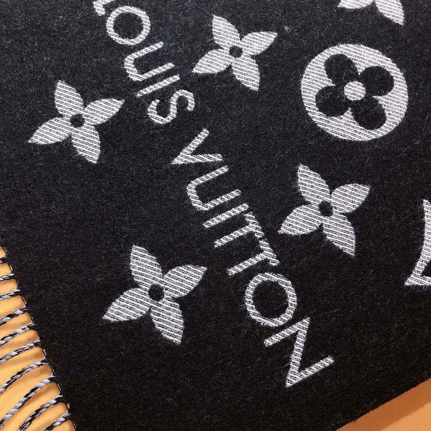 Louis Vuitton LV Essential Scarf - DopestKickz