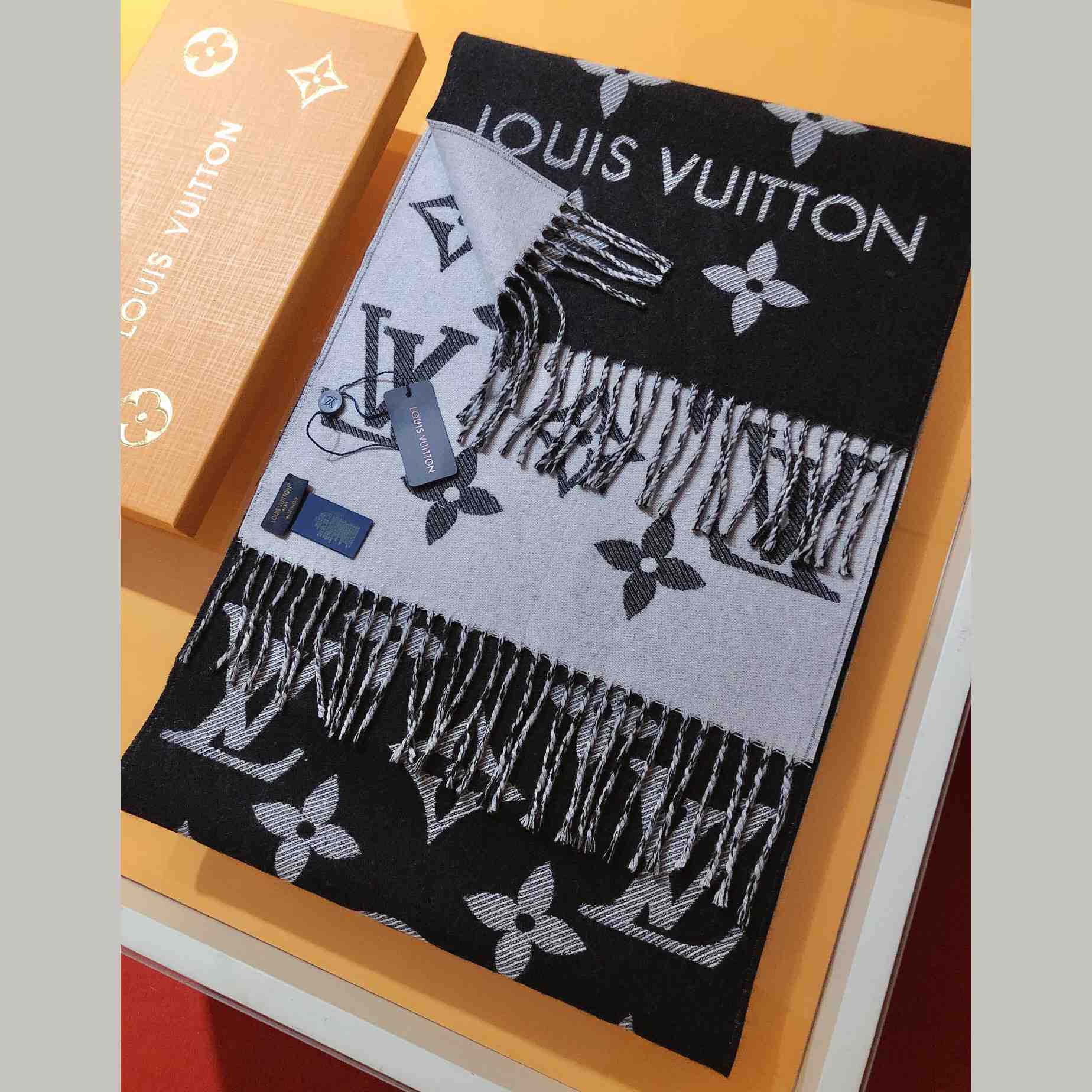 Louis Vuitton LV Essential Scarf - DopestKickz