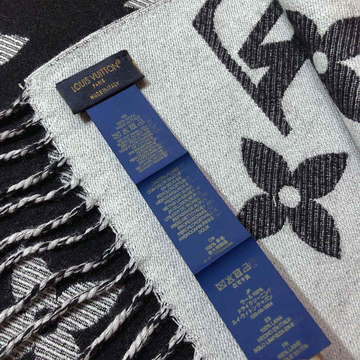 Louis Vuitton LV Essential Scarf - DopestKickz