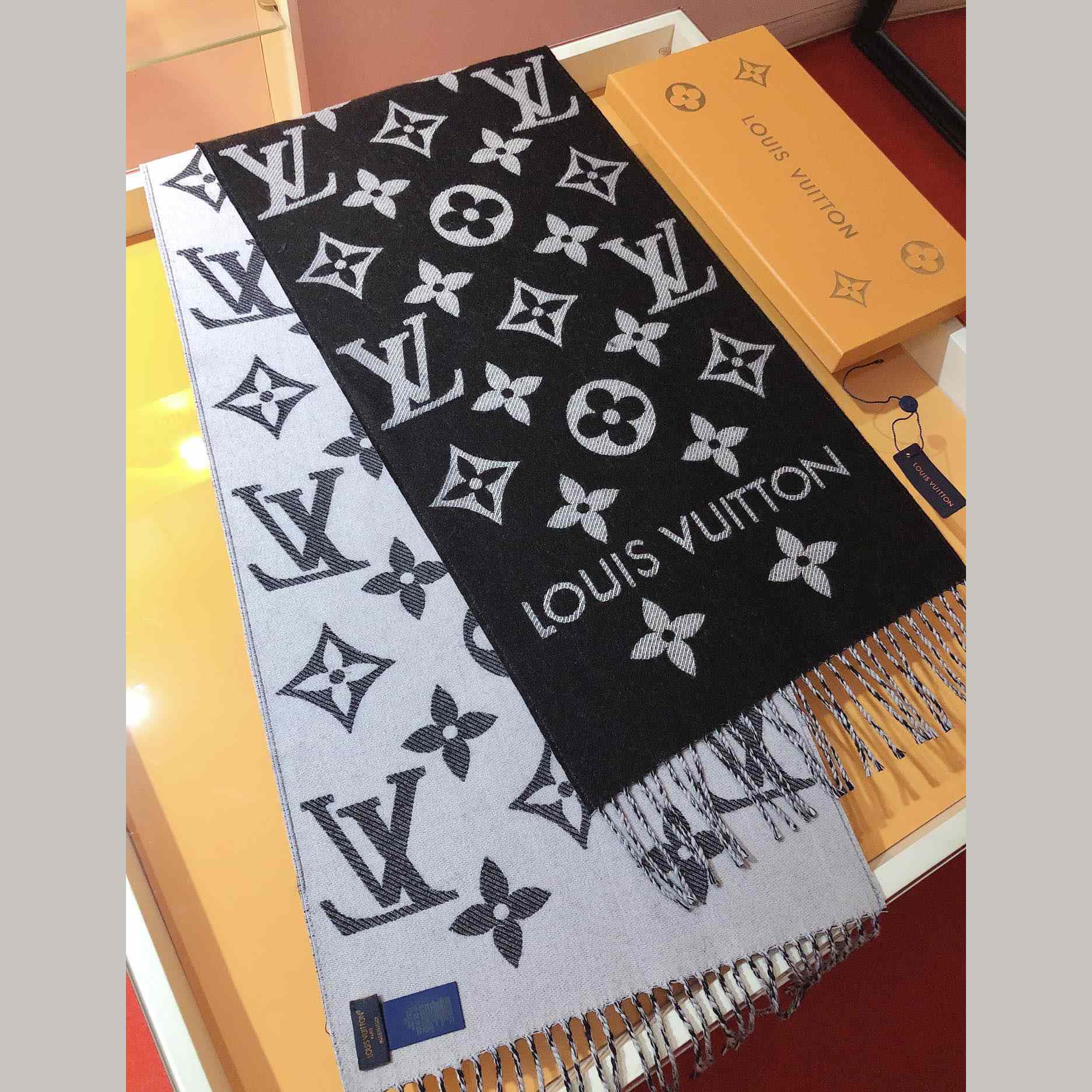 Louis Vuitton LV Essential Scarf - DopestKickz