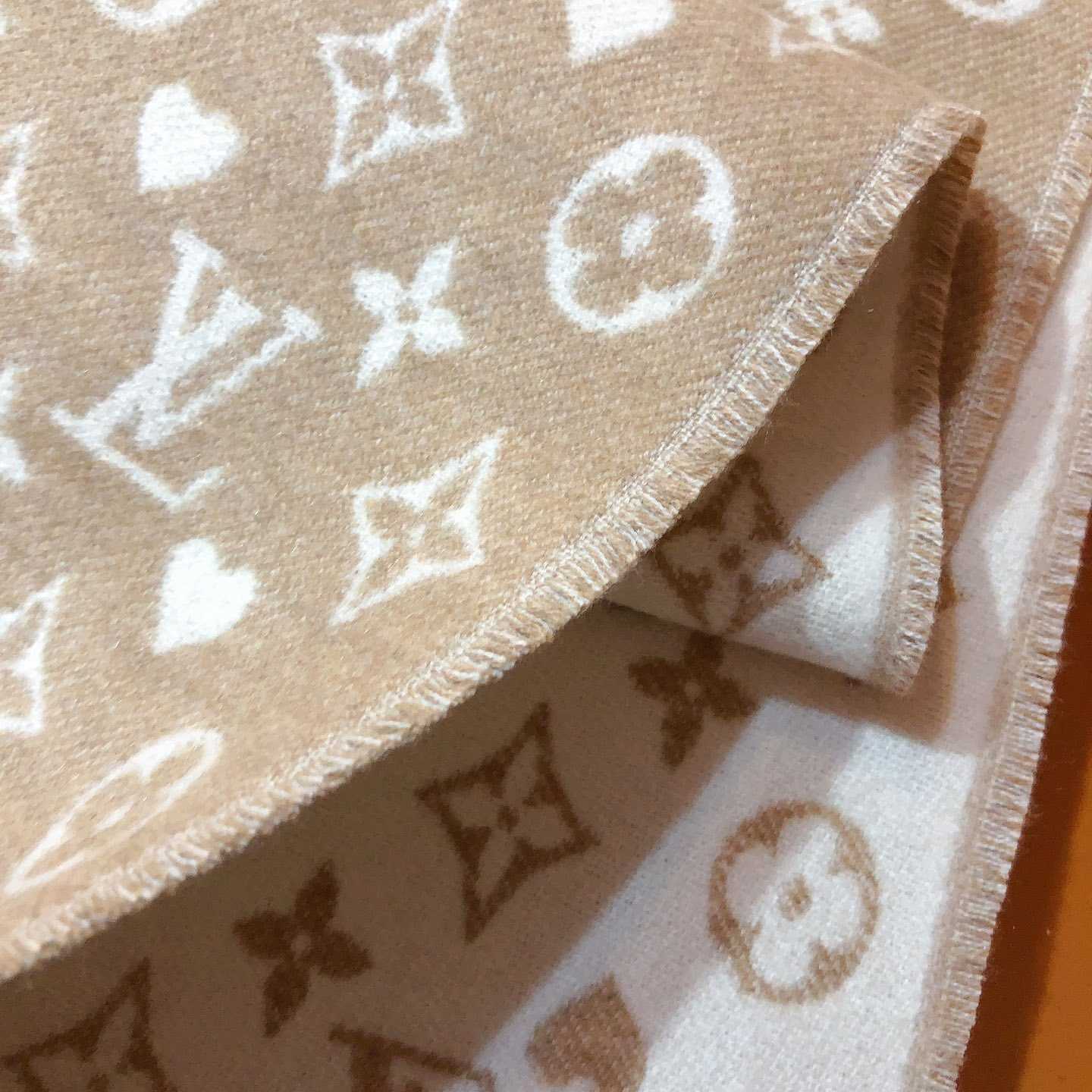 Louis Vuitton LV Scarf - DopestKickz