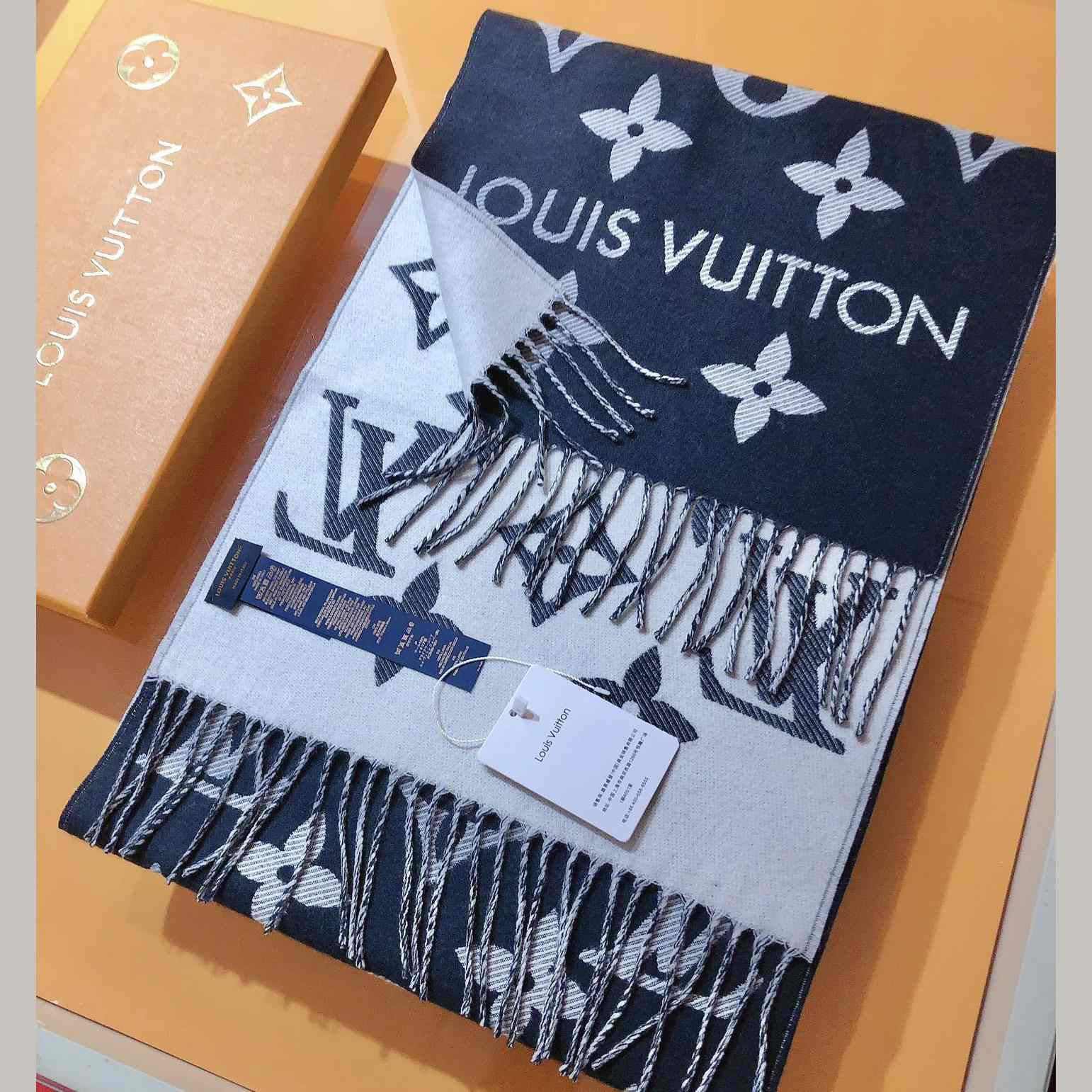 Louis Vuitton LV Essential Scarf - DopestKickz