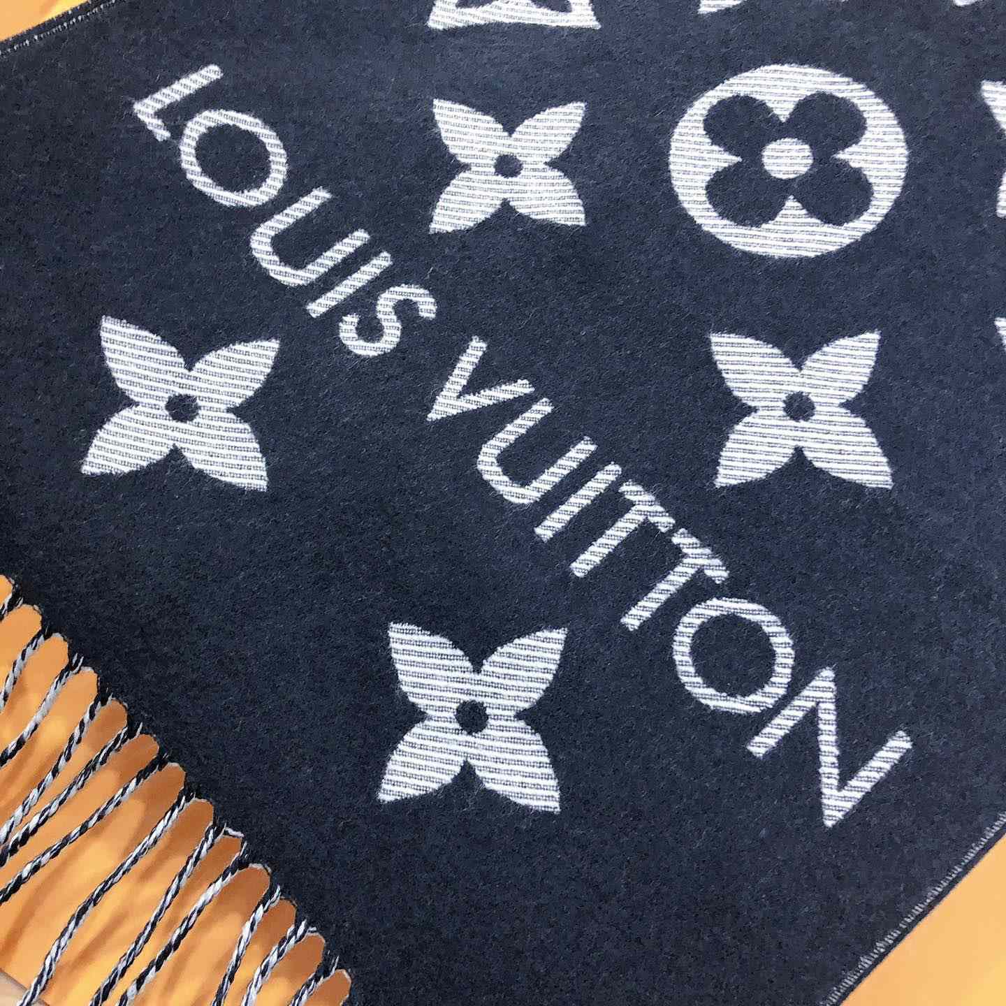 Louis Vuitton LV Essential Scarf - DopestKickz