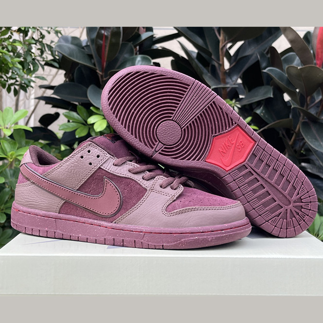 Dunk Low Premium "Valentine’s Day"  Sneaker     FN0619-600  - DopestKickz