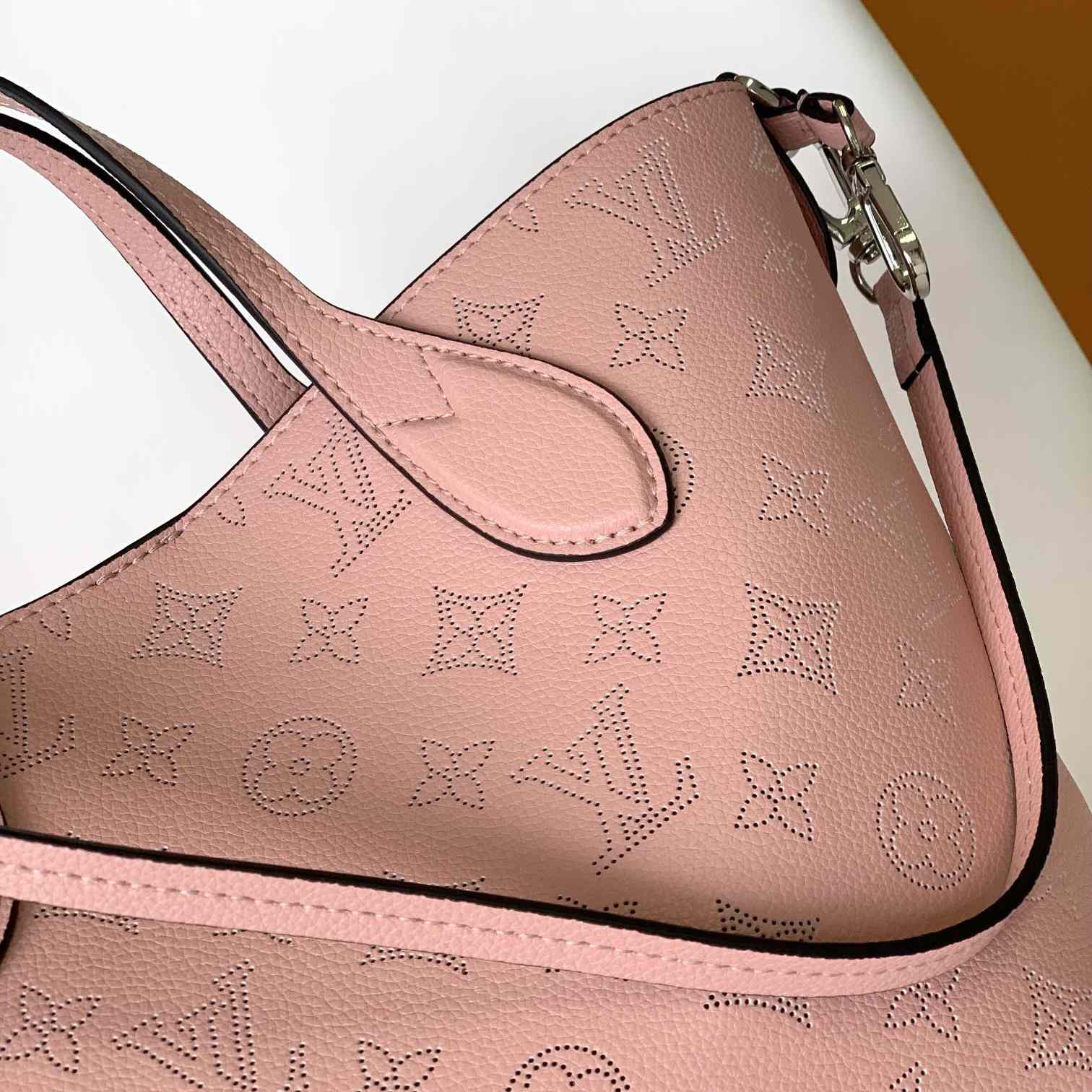 Louis Vuitton Blossom PM  M23196 - DopestKickz