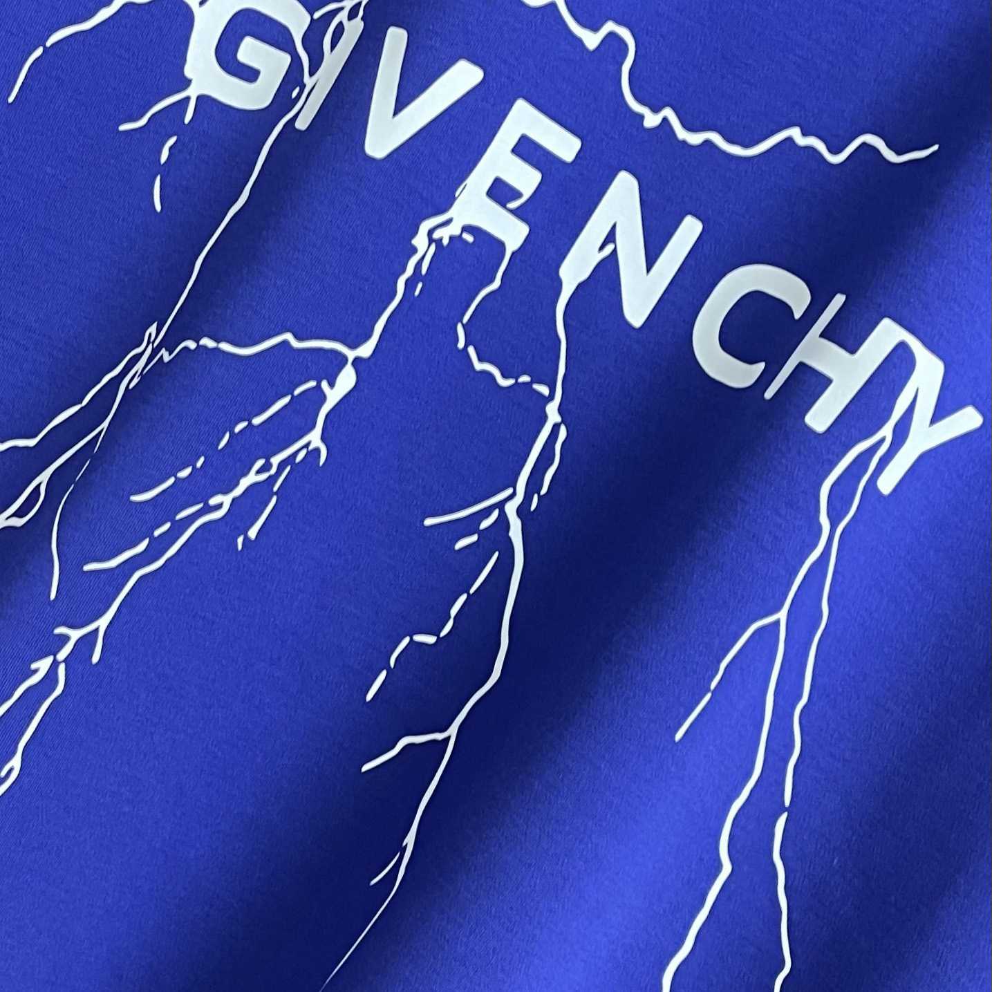 Givenchy Boxy Fit T-shirt In Cotton With Reflective Artwork - DopestKickz