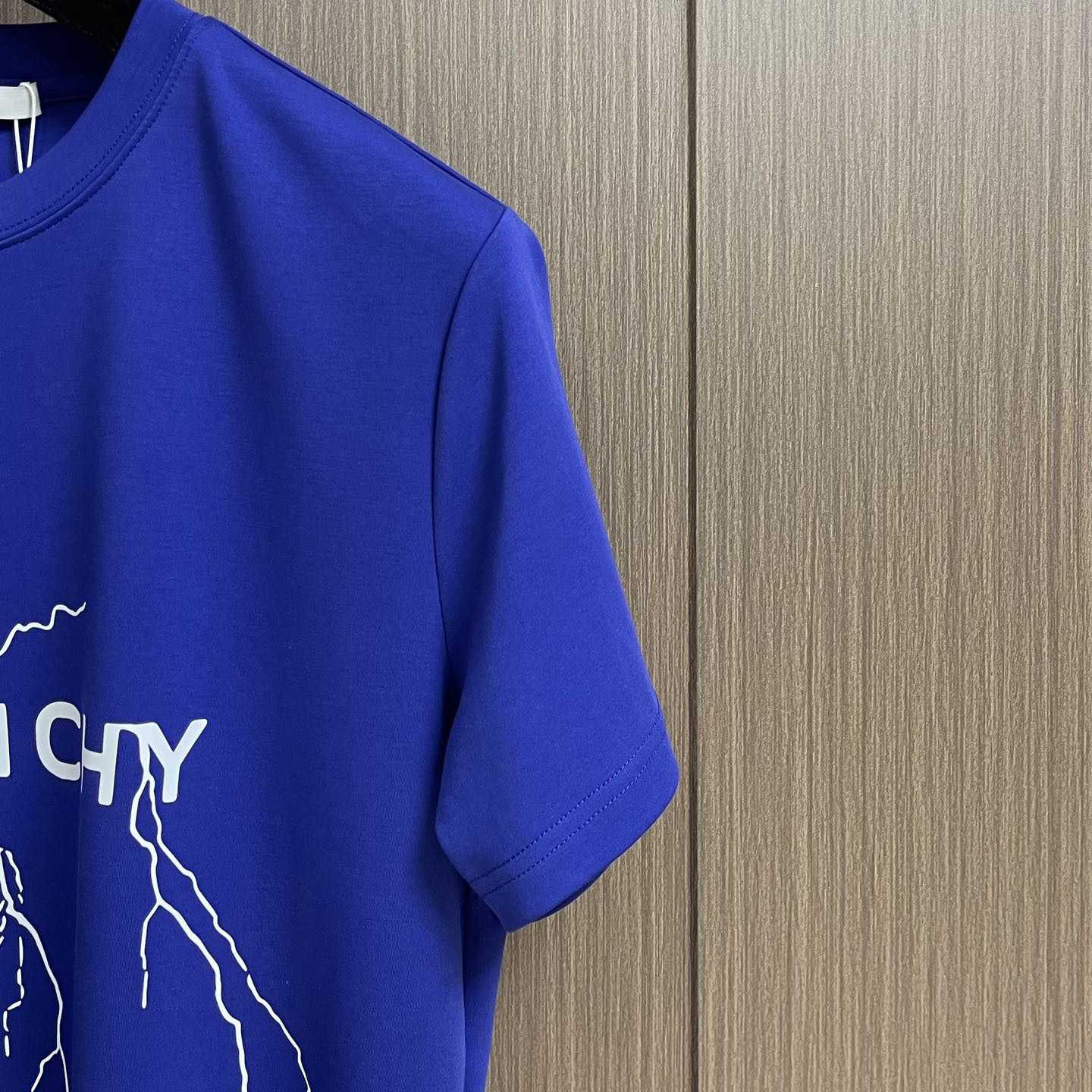 Givenchy Boxy Fit T-shirt In Cotton With Reflective Artwork - DopestKickz