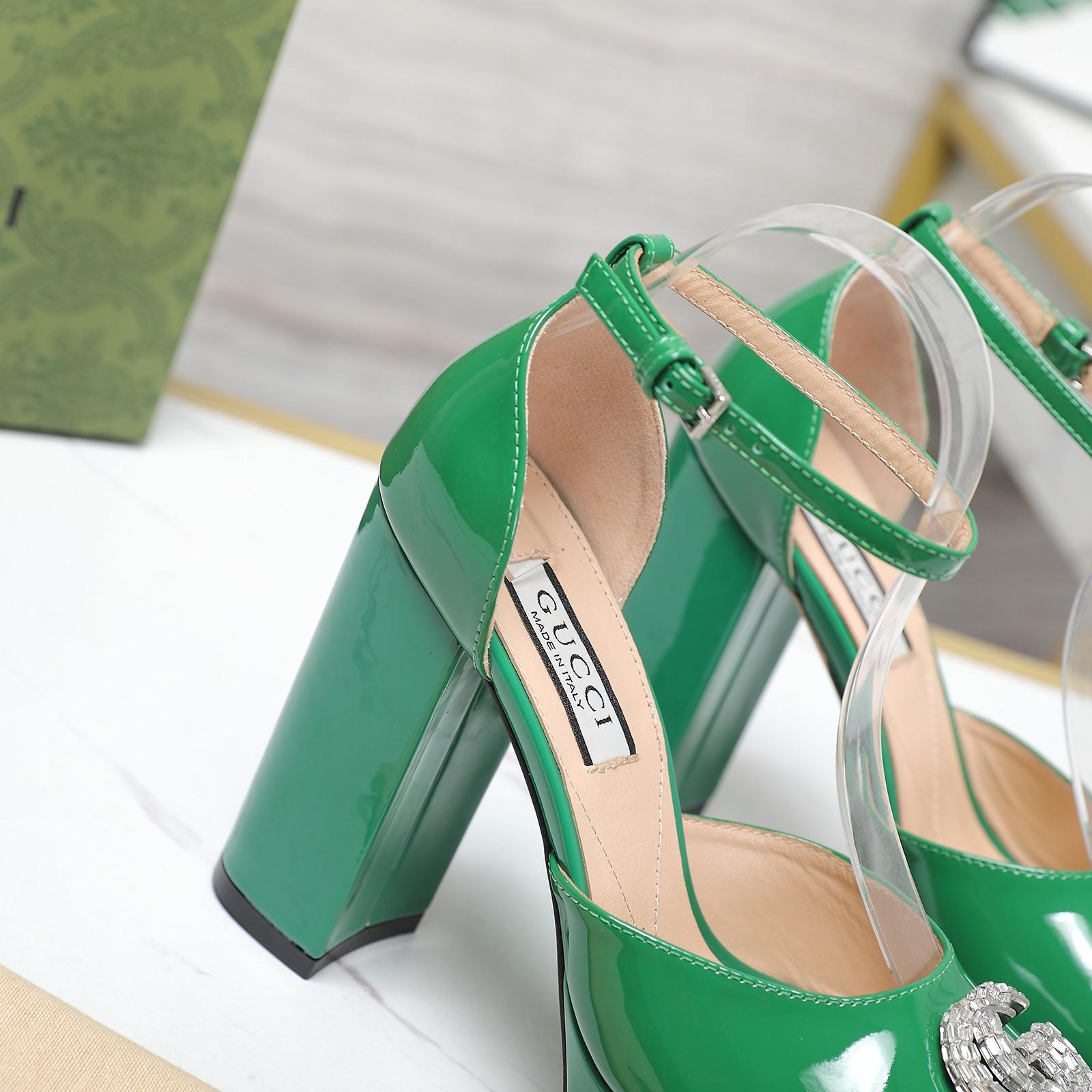 Gucci Women's Platform Pump With Double G - DopestKickz