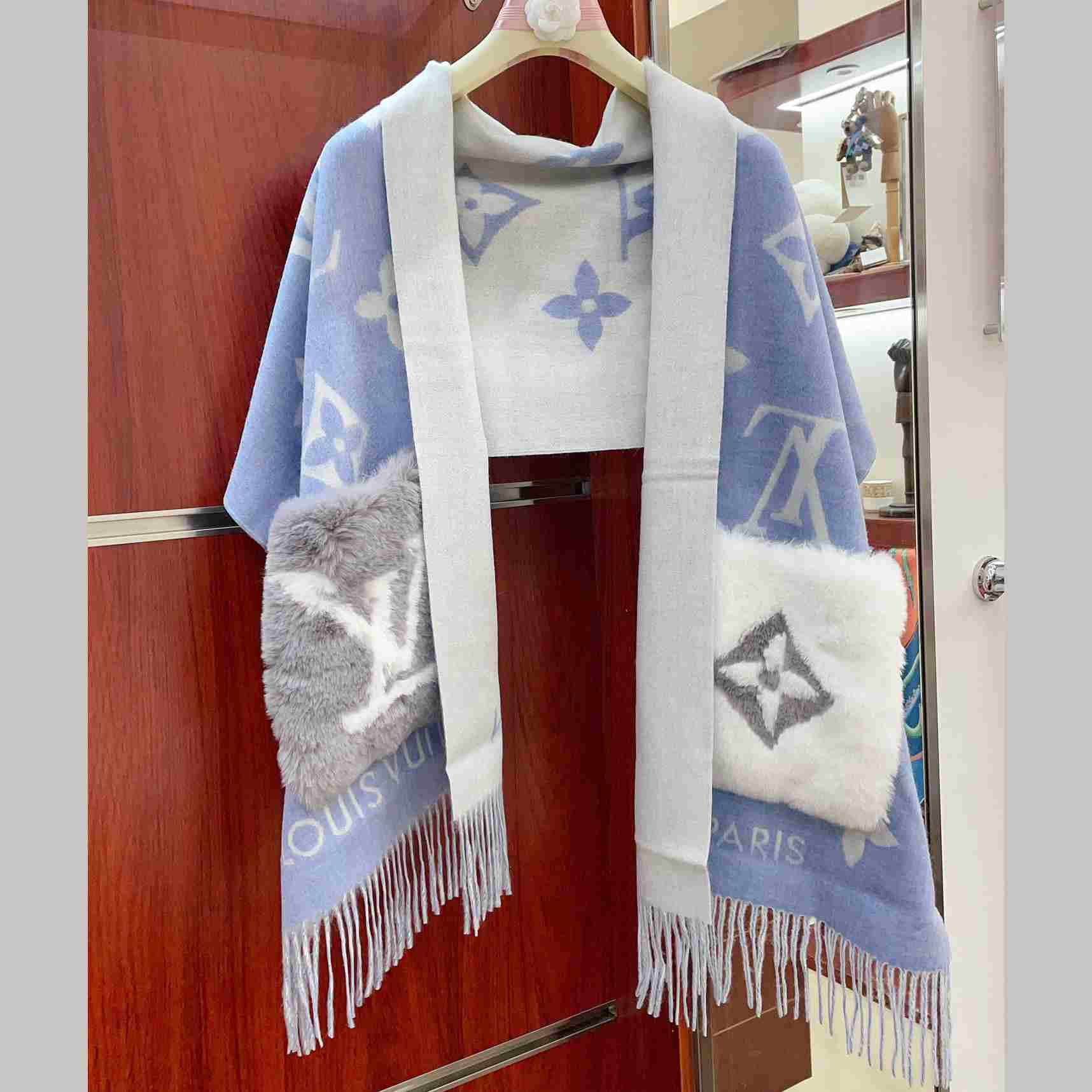 Louis Vuitton Cold Reykjavik Scarf - DopestKickz