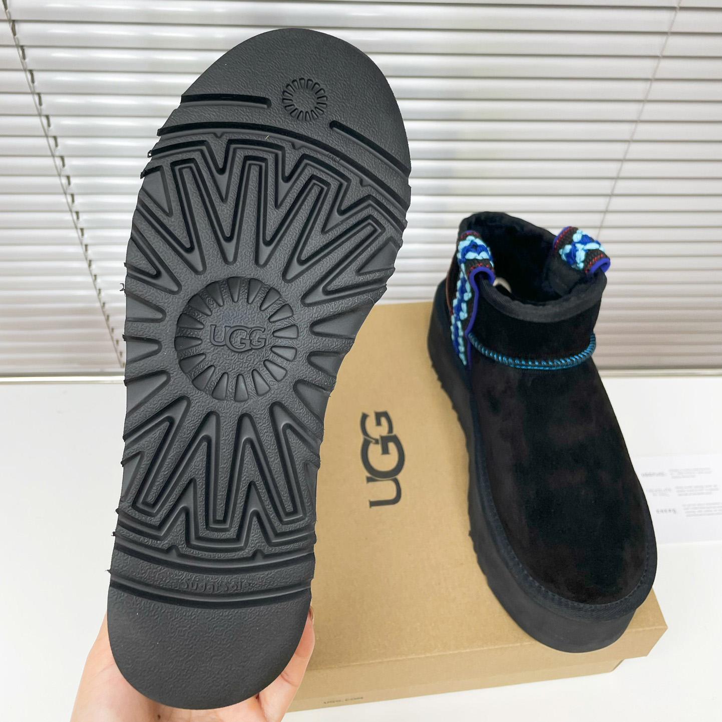 Ugg Classic Ultra Mini Braid Platform - DopestKickz