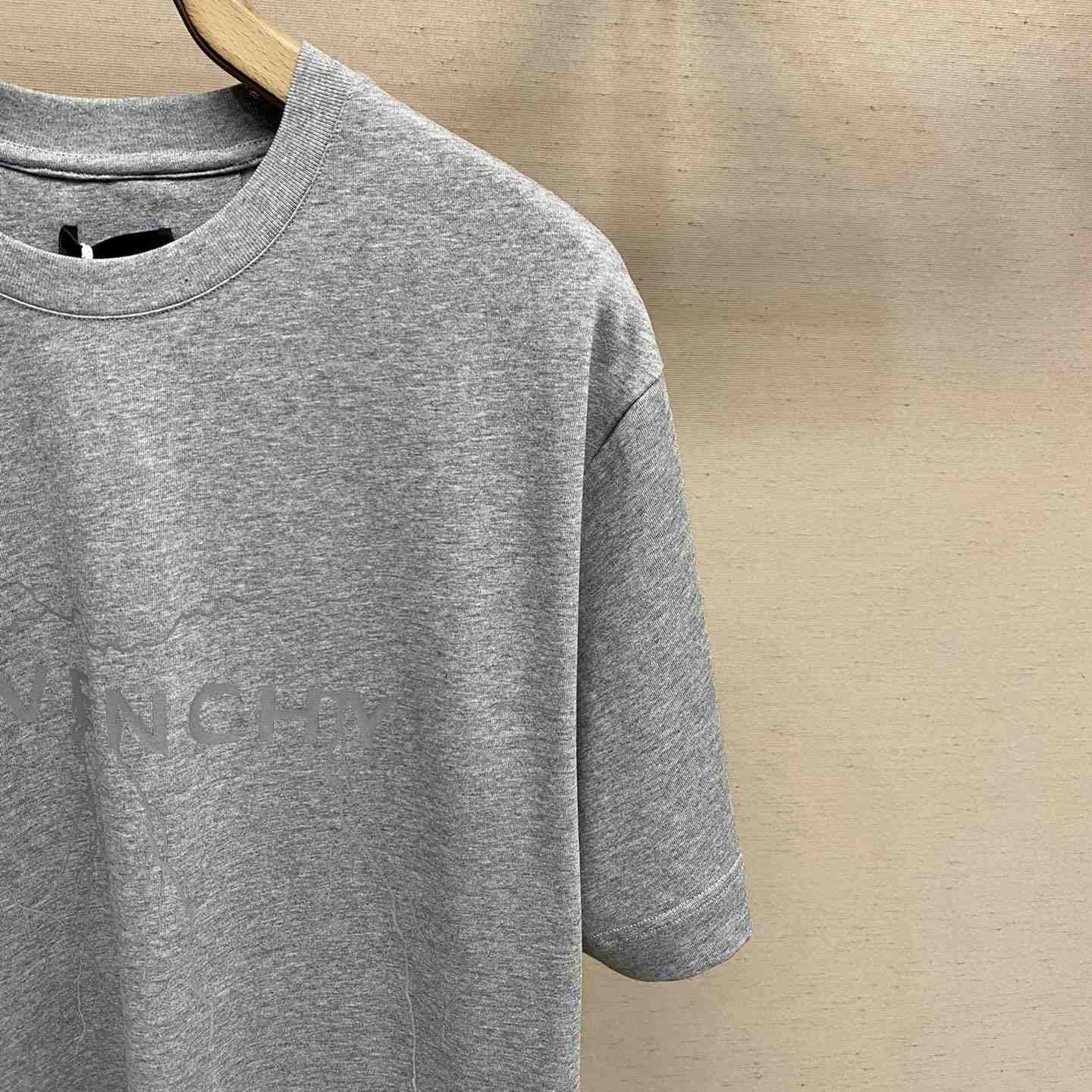 Givenchy Boxy Fit T-shirt In Cotton With Reflective Artwork - DopestKickz