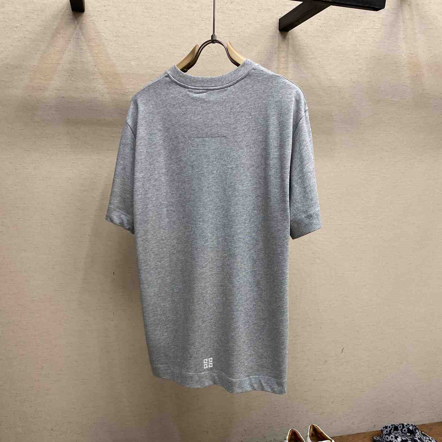 Givenchy Boxy Fit T-shirt In Cotton With Reflective Artwork - DopestKickz