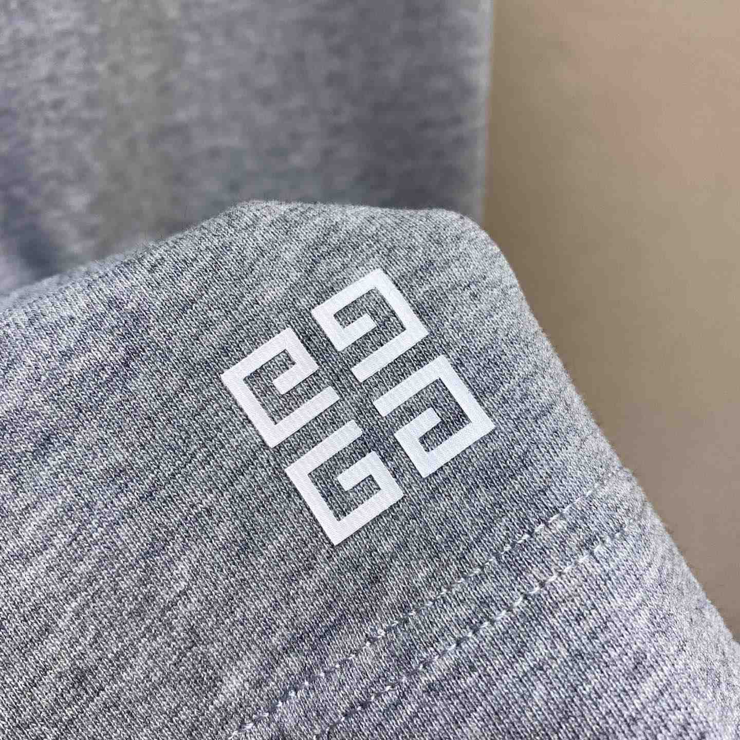 Givenchy Boxy Fit T-shirt In Cotton With Reflective Artwork - DopestKickz