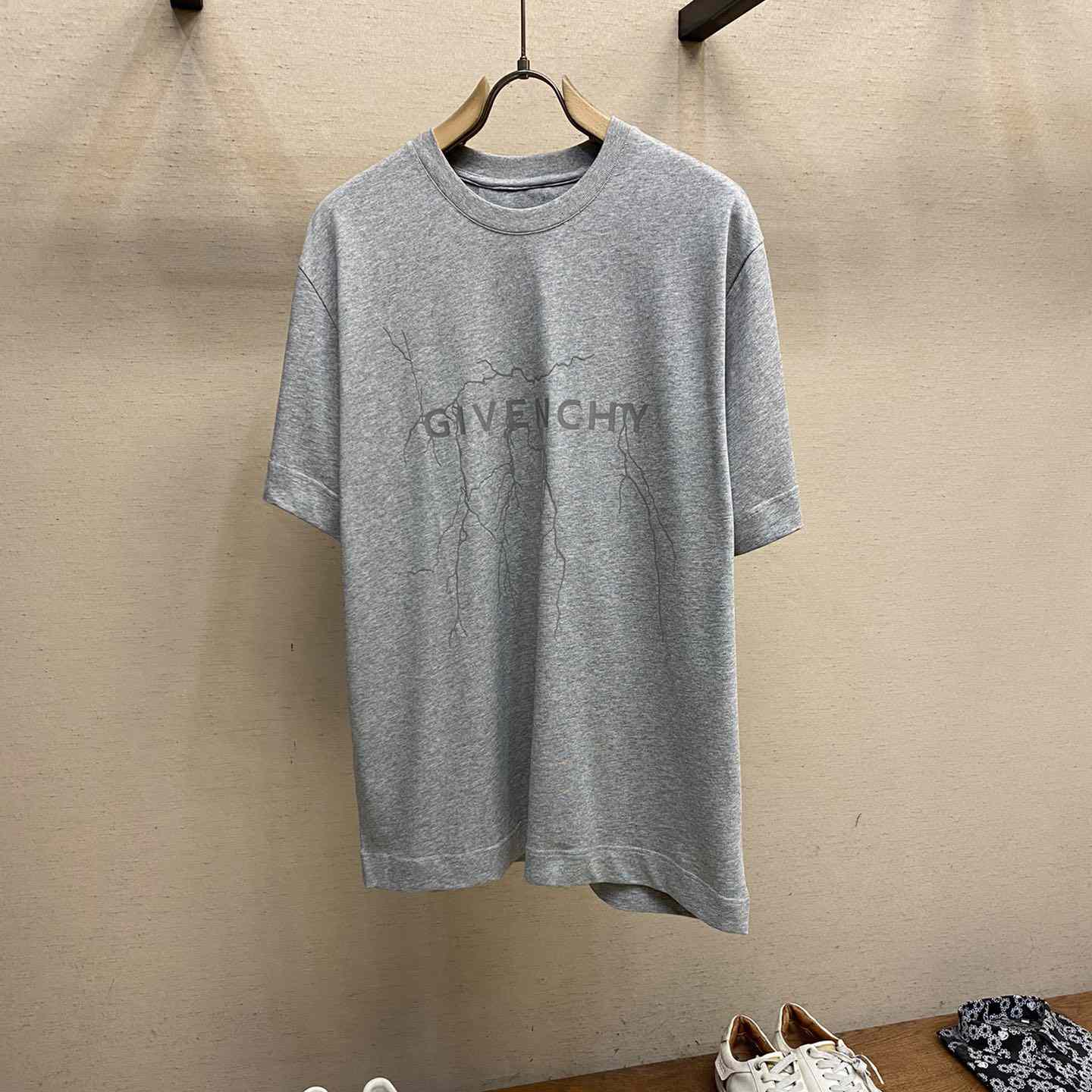 Givenchy Boxy Fit T-shirt In Cotton With Reflective Artwork - DopestKickz