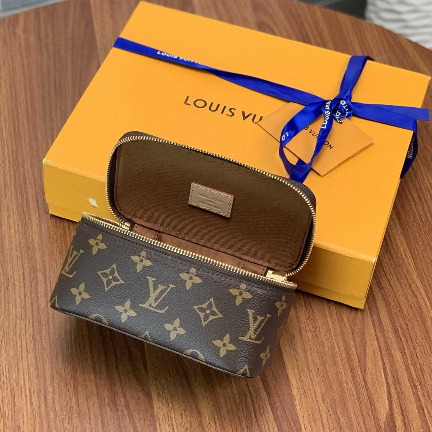 Louis Vuitton Packing Cube PM    - DopestKickz
