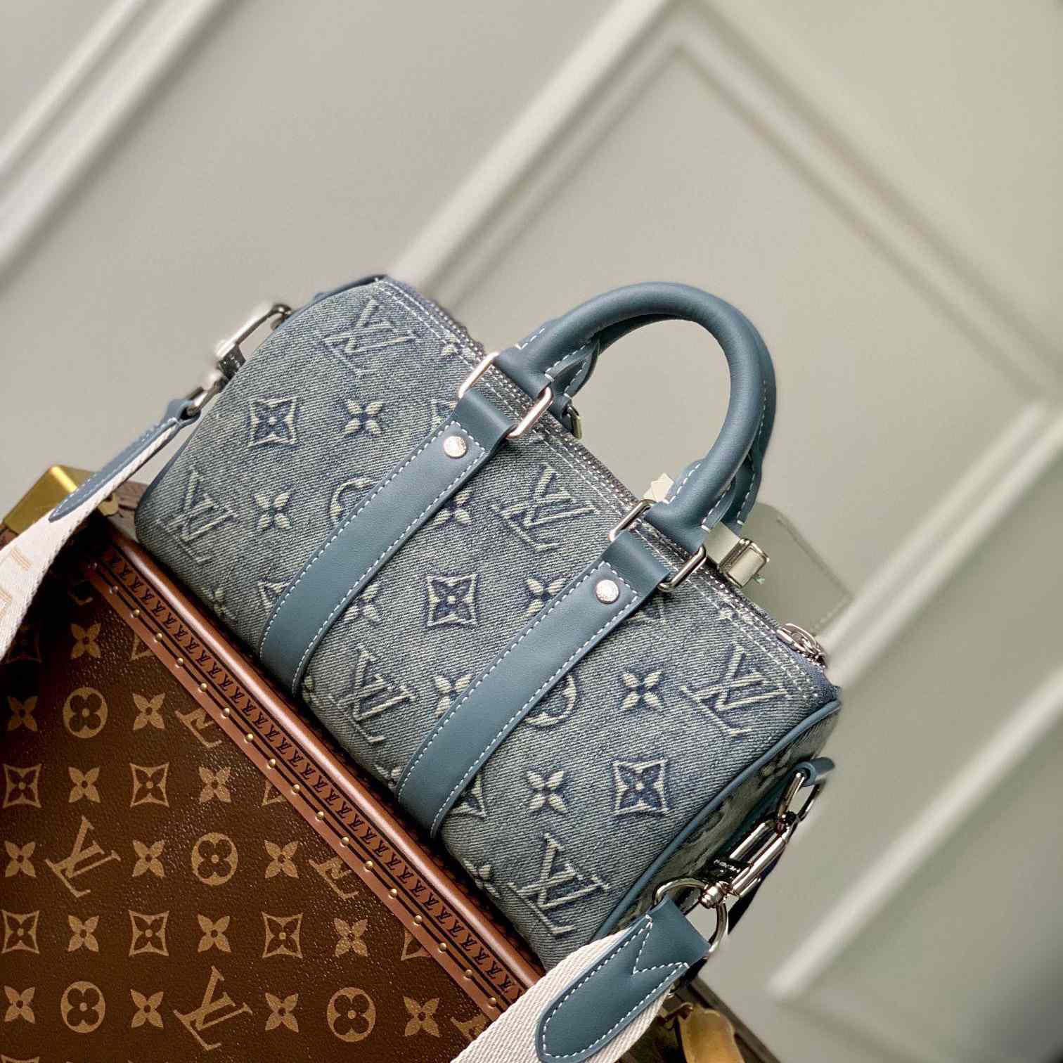 Louis Vuitton Keepall Bandoulière 25   M22762 - DopestKickz