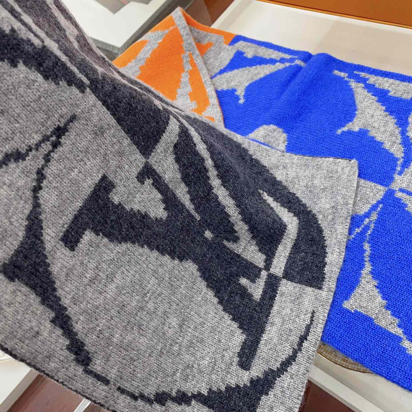 Louis Vuitton Rib Flower Scarf     M78005 - DopestKickz