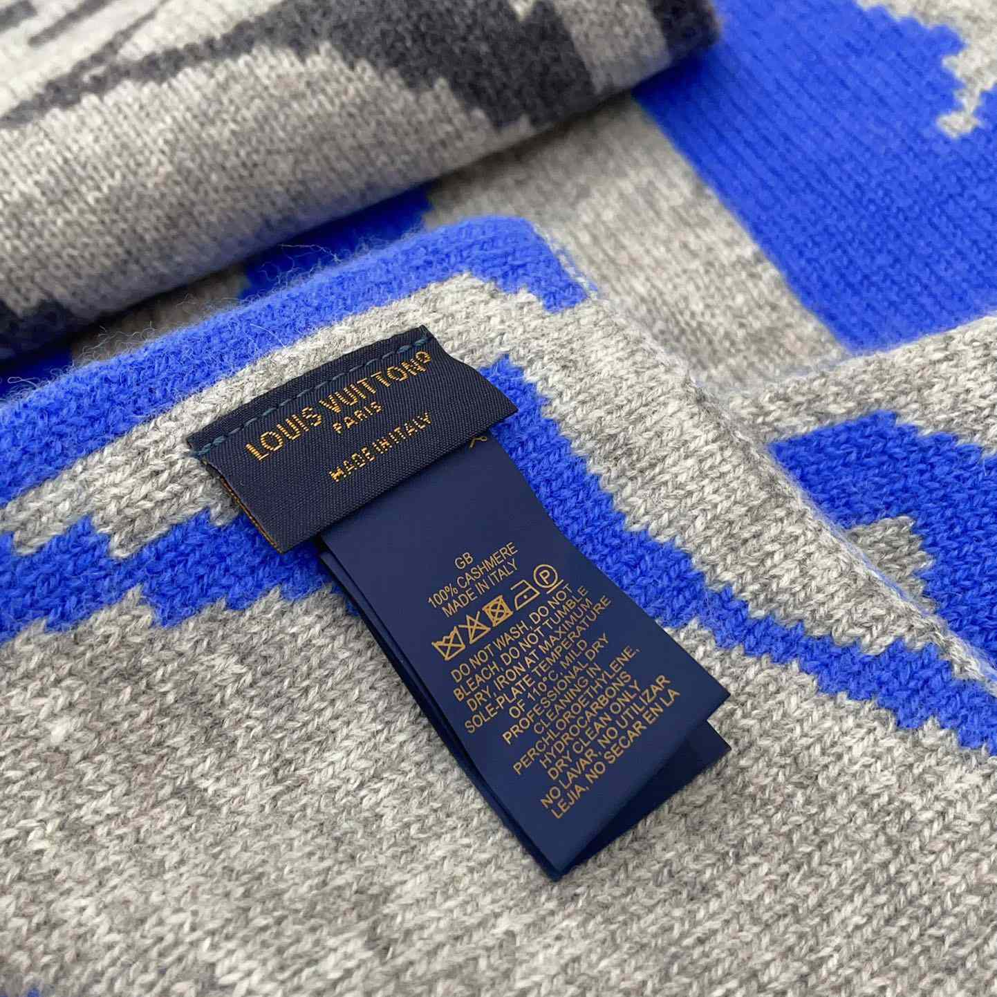 Louis Vuitton Rib Flower Scarf     M78005 - DopestKickz