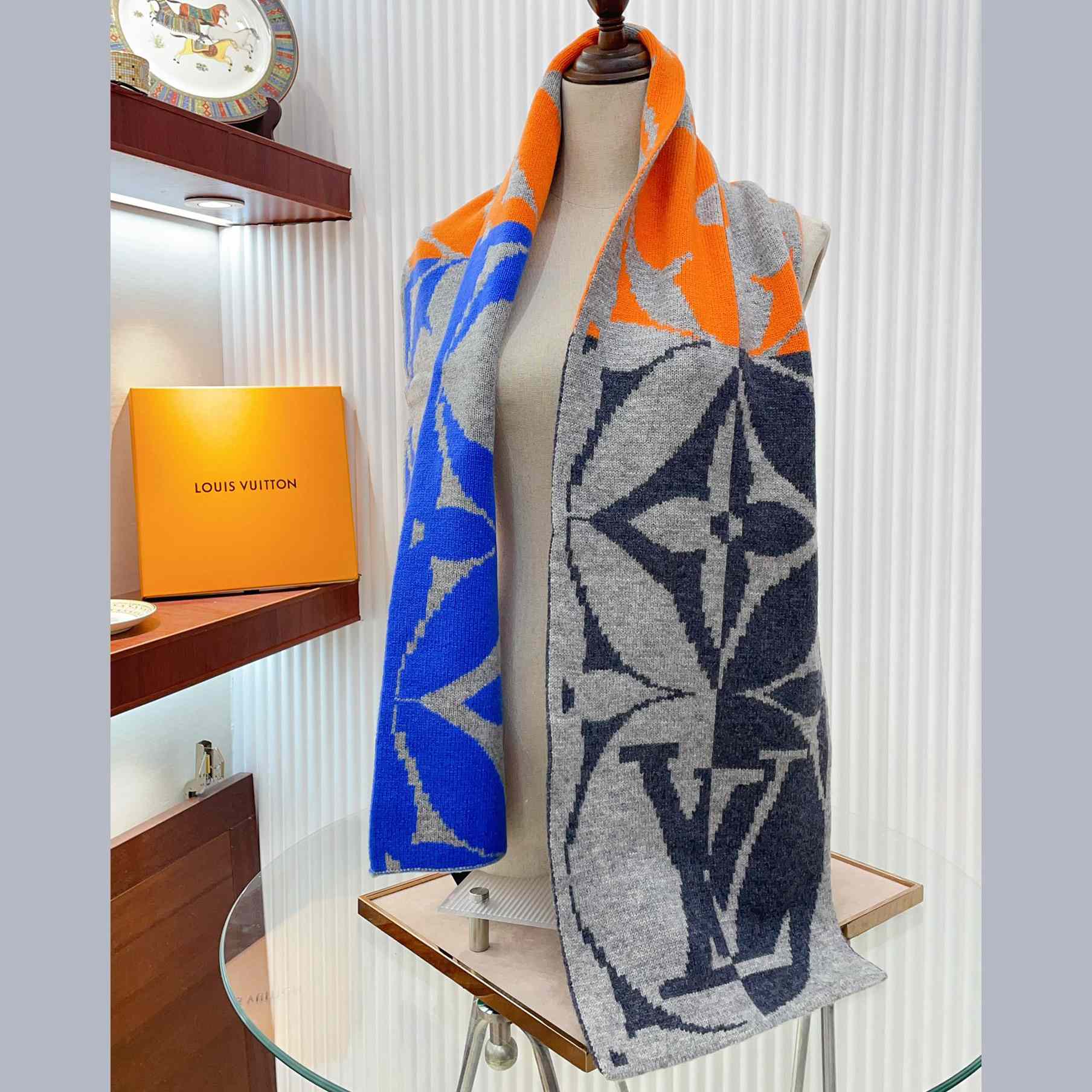 Louis Vuitton Rib Flower Scarf     M78005 - DopestKickz