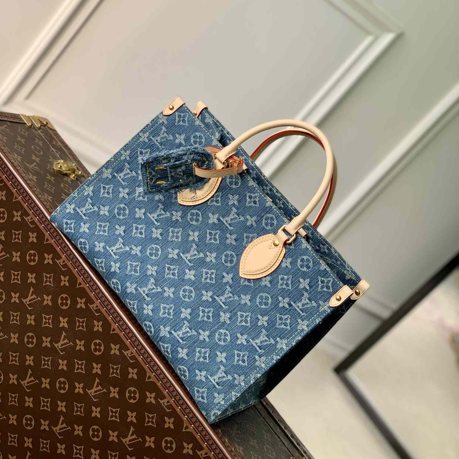 Louis Vuitton OnTheGo MM   M46871 - DopestKickz