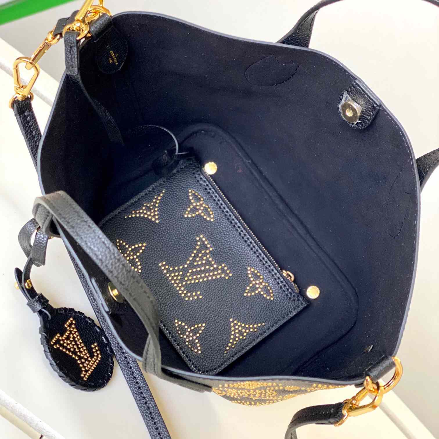 Louis Vuitton Blossom PM  M23393 - DopestKickz